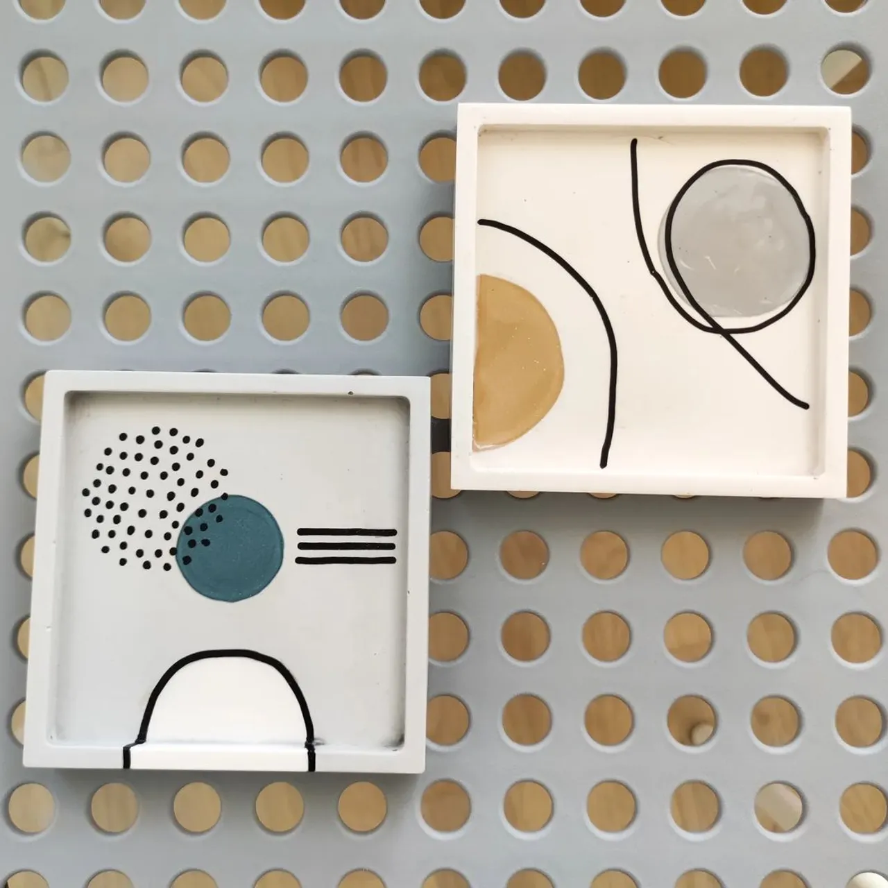 Some squares and circles
π€
Available on Etsy with a discount till September 24 (link in bio)
.
.
.
#squaretray
#abstractpainting
#abstract
#homeaesthetics
#decorativetray
#jesmonite
#smallbusiness
#etsymaker
#posca
#jesmonitedesign
#etsyseller
#cozy
#neutralstyle
#shadesofgrey
#blackandwhite
#aesthetic
#homedecor
#lithuania
#etsystarseller