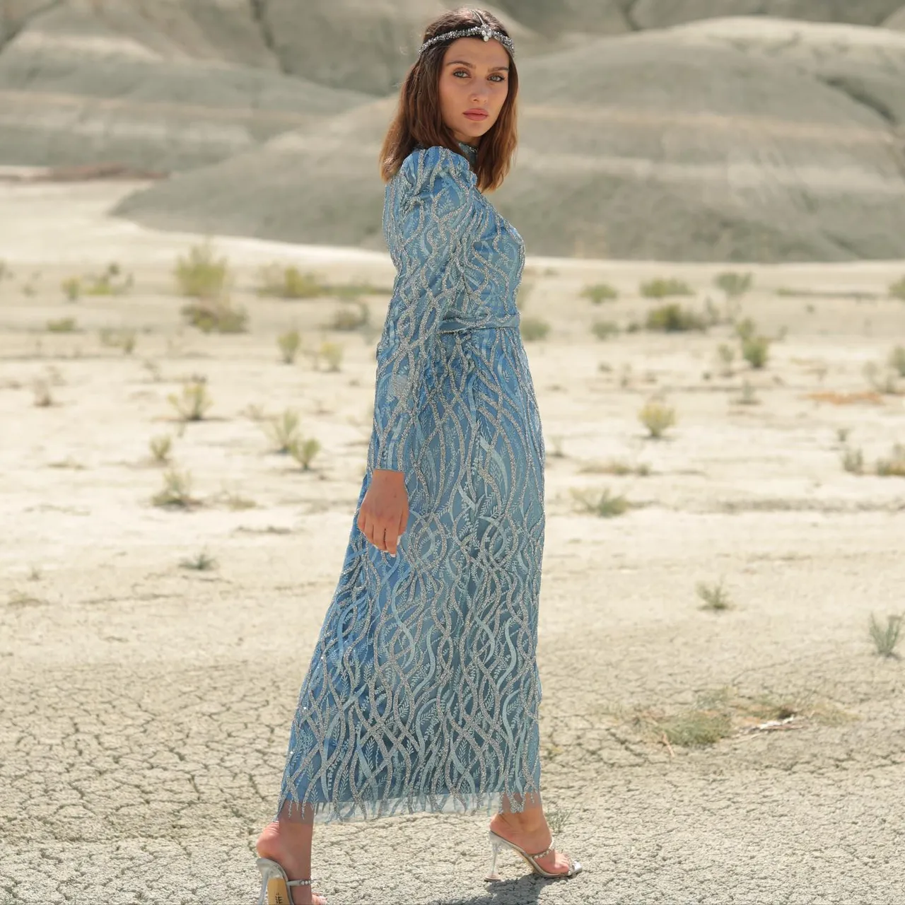 Sima Abiye💕
Gözalıcı ışıltılarıyla çok özel kalem tasarımımız tüm zarif renkleriyle ahunarede ve kaydırmalıda💕
👉Koşulsuz İade veya Değişim
✈️Ücretsiz & Hızlı Kargo
☎️👉Whatsapp:+90 532 272 57 09
#tesetturabiye #kalemabiye #kalemelbise #tasarımabiye #weddingdress #muslimweddingdress #muslimwear #hijabwear #modestwear #sözelbisesi #nişanelbisesi #davetelbisesi #eveningdressmalaysia #eveningdress #eventdress#weddingwear#modestwear #modestclothing #kesfetteyiz