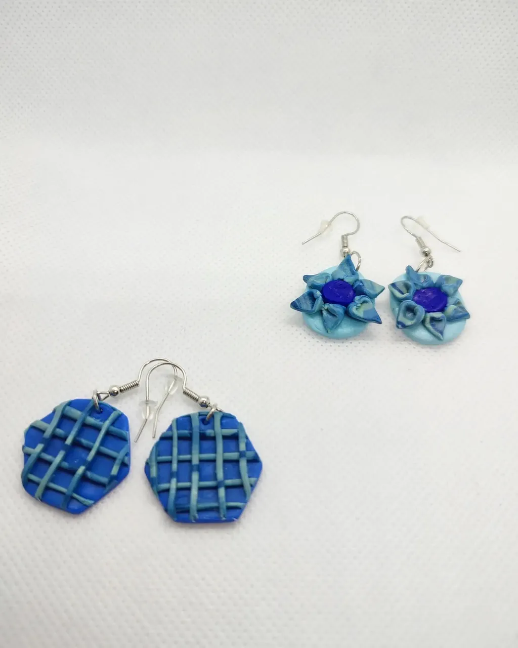 ¡Todo al azul! 💙

#newcolours #newmodels #newproduct #handmadejewelry #handmade #handmadeearrings #earrings #personalizables #pendientesartesanales #pendientes #arcillapolimerica #polimerclay #artesania #artesanal #azul #blue