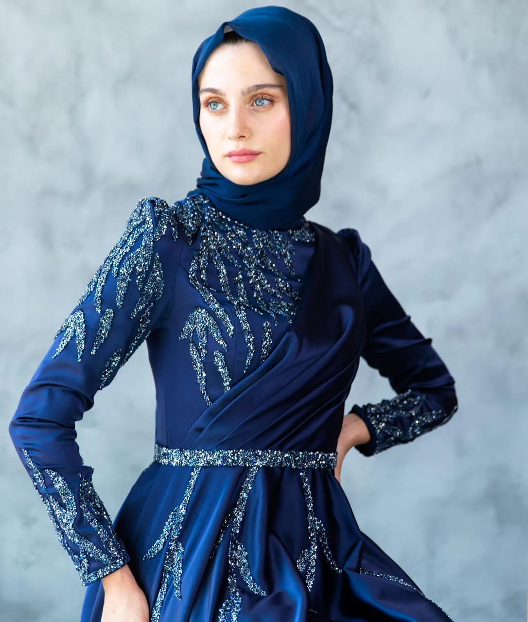 Hazal Abiye💕
İşlemeleri ve kesimi o kadar güzel kii klasiklerin baştacı diyebiliriz💕
Detay güzellikleri ve renk seçenekleri kaydırmalıdaa

👉Koşulsuz İade veya Değişim
✈️Ücretsiz & Hızlı Kargo
☎️👉Whatsapp:+90 532 272 57 09
#tesetturabiye#tasarımabiye #weddingdresses #muslimweddingdress #hijabwear #muslimwear #modestclothing #eveningdress #eveningdressmalaysia #eventdress #sözelbisesi #nişanelbisesi #davetelbise #kesfetteyiz