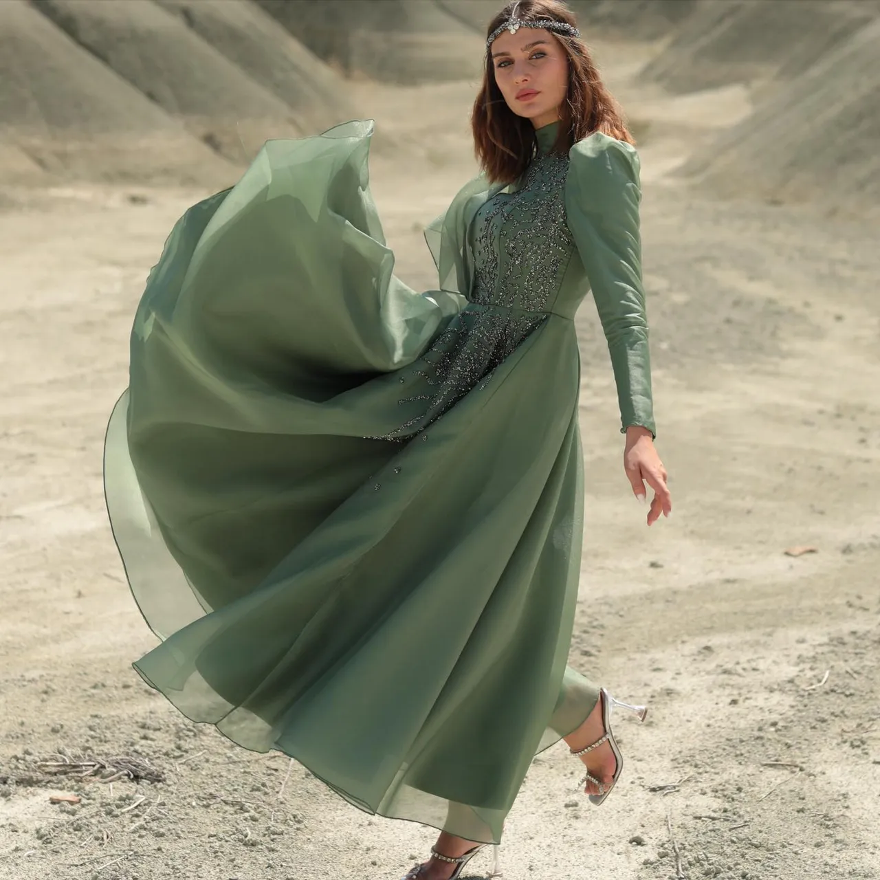 Bella Abiye💕
Harika işlemeler, uçuşkan organze kumaş ve şeker gibi renk seçenekleri..
Seçim yapmak için ahunareye davetlisiniz💕

👉Koşulsuz İade veya Değişim
✈️Ücretsiz & Hızlı Kargo
☎️👉Whatsapp:+90 532 272 57 09
#tesettürabiyemodelleri #tesettürabiyeelbise #tesetturabiye #weddingdress #muslimweddingdress #muslimwear #hijabwear #modestwear #modestclothing #eventdress #eveningdresses #eveningdressmalaysia #eveningdresseswholesale #davetelbise #organzeabiye#prenseselbisesi #kesfetteyiz #keşfetteyim