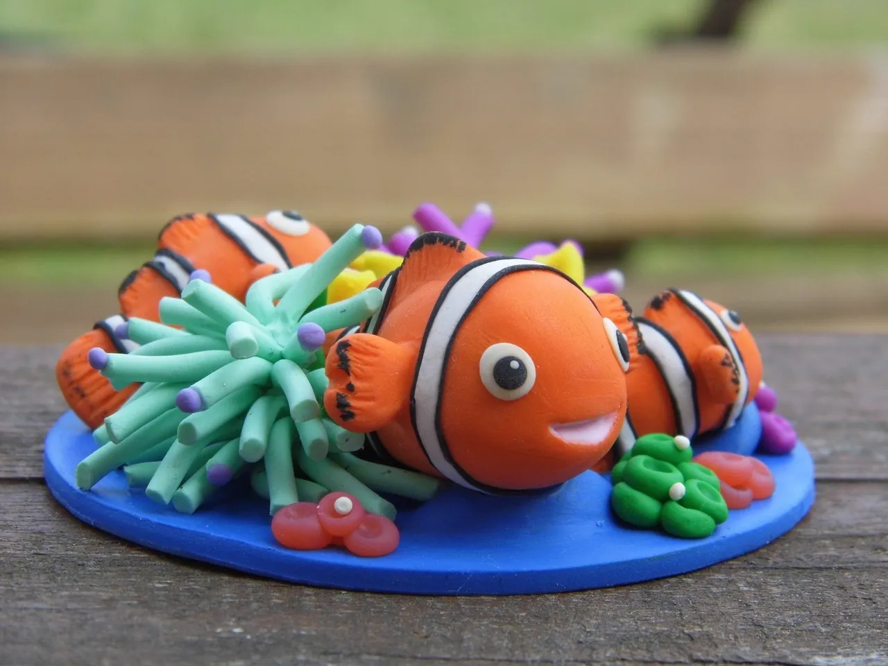 Throwing an under the sea birthday themed party? Well this adorable clown fishes would love to make an appearance on your favourite cake
More in my shop in bio
#underthesea #fish #clownfish #aquariumfish #tropicalthemeparty #tropical #caketopper #birthdayparty #cakedecoration #keepsake #art #mytime #etsyseller #lovecreating #polymerclay #handmade #artist #seaanemones #seaanimals #animals #clay #colorful