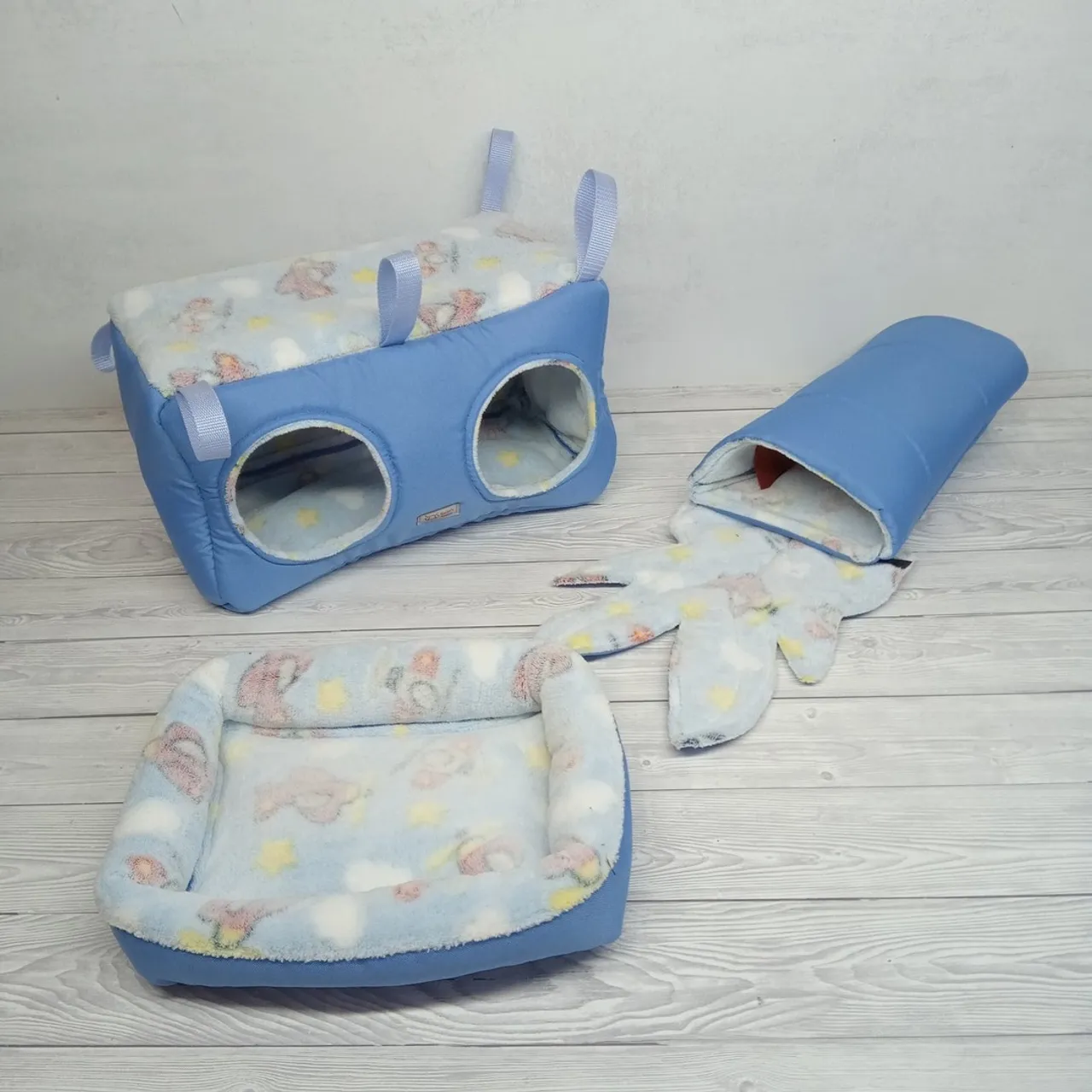 Niebieski komplet dla Twojego małego przyjaciela :)
#ratcageaccessories
#ferretcageaccessories
#chinchillacageaccessories
#chinchillahammockset
#guineapighammockset
#akcesoriadoklatkidlaszczura
#akcesoriadoklatkidlafretek
#akcesoriadoklatkidlaszynszyli
#hamakdlaszynszyli
#zestawhamakowdlaswinkimorskiej
#zestawhamakowdlafretek
#zestawhamakowdlaszczurow