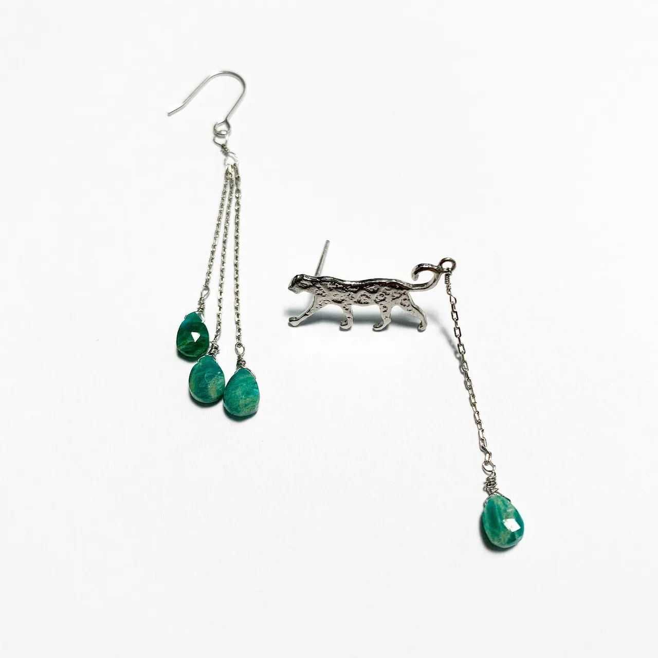 Amazonite rain 
Leopard sous la pluie
아마조나이트 비속의 레오파드
#비가와도괜찮아
I
o
h
o
Ë
s
n
i
m
#leopardsouslapluie #bouclesdoreille #earrings #amazonite #green #hotsummer #vivid #아마조나이트 #이어링 #귀걸이 #주얼리 #이오코에스님주얼리 #이오코 #아마조나이트비속의레오파드 #그린 #초록 #여름 #레오파드 #표범초식레오파드 #스토리주얼리 #leopardherbivore #iohcoesnim_amazonite