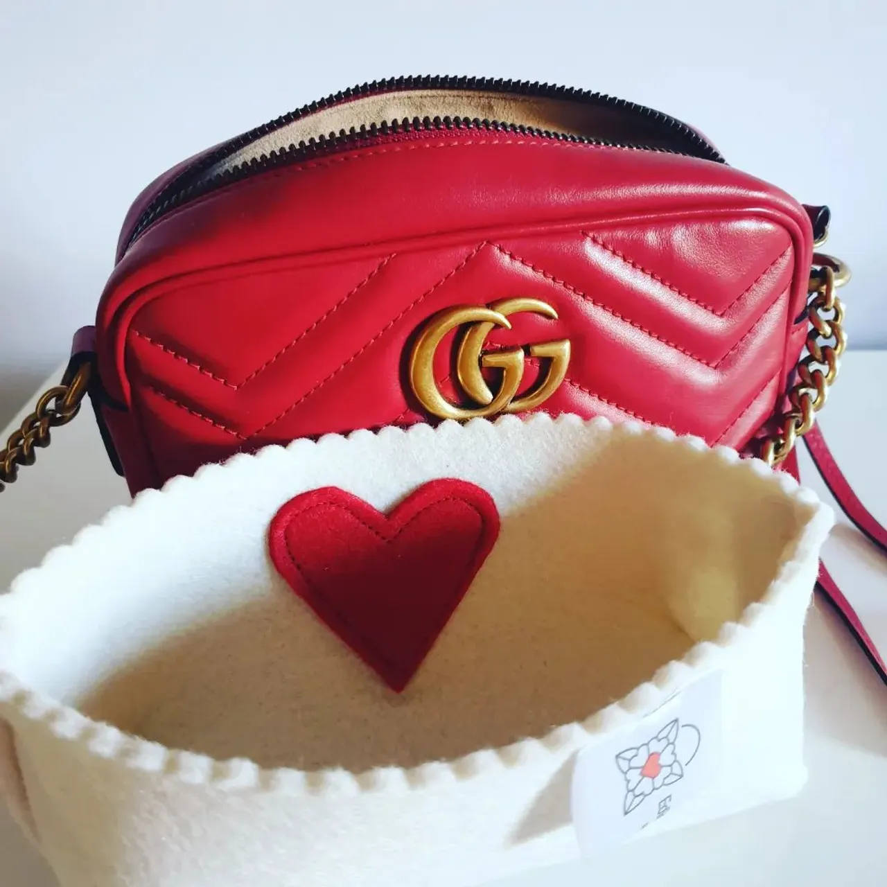 All things Gucci, celebrate this brand that works with all seasons.
Choose from my signature inserts and shapers on
https://www.luxurybagheaven.com/gucci-shop-bag-organiser-liner-insert-shaper-accessories

Enjoy keeping your bag clean and organised,  ready for action in any weather thanks to the organiser & durable canvas exterior. 
Moria ❤💚🤎
#gg #guccibucketbag #guccidiscosoho #gucciophidia #opihidia #ggmarmont #minimarmont #guccimarmont #bagorganizer #bagorganiser #baginsert #madeinscotland #madeinuk #luxurybagheaven #edinburghbusiness #opihidiabucket #ophodiabag #opihidiabucketbag