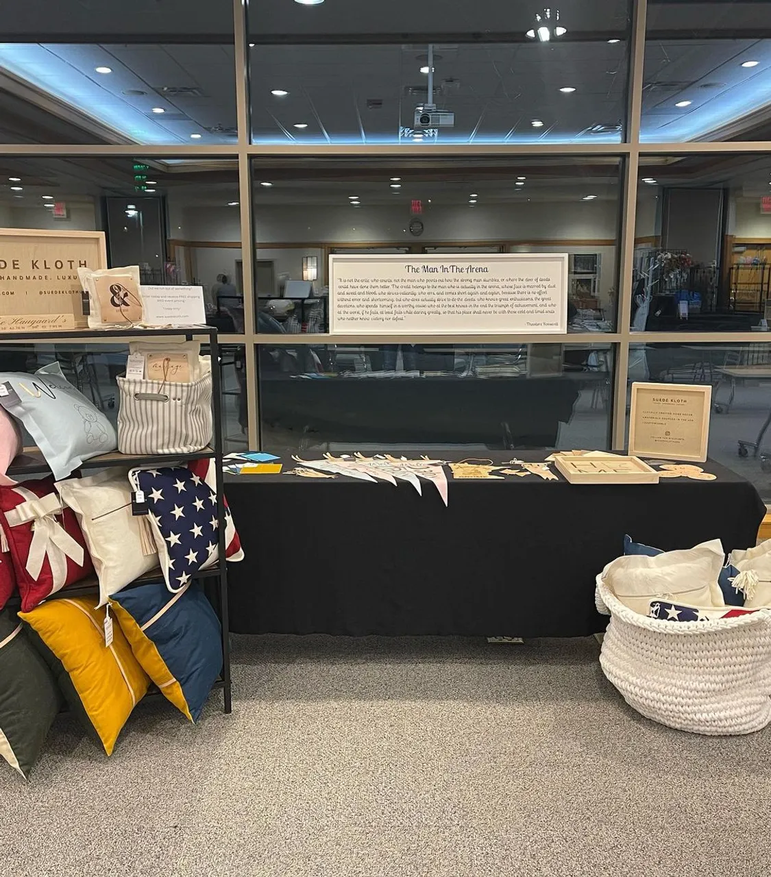 All set up and ready for a fun weekend at @rosecraftshows! Come check us and all the vendors out at the Eagan Community Center Saturday and Sunday 10-4
#craftfair #homedecor #pillows #eaganmn #vendor #shopping #handcrafted #sale #freeshipping