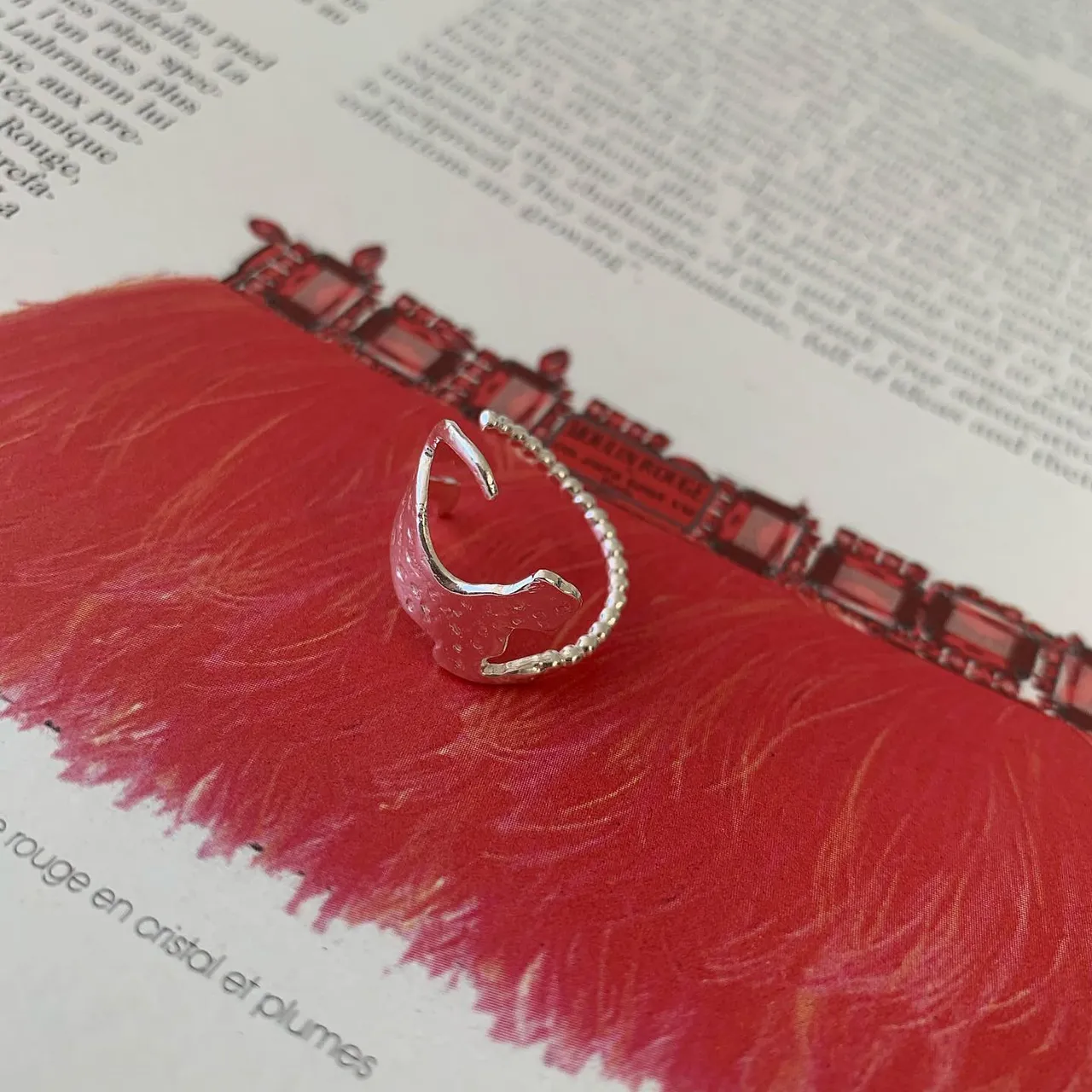 Jumping Léopard 
Silver ring 
Argent massif 
Version II
점핑 레오파드 
I
o
h
c
o
Ë
s
n
i
m
#argent #ring #bague #silver #leopard #jumpingleopard