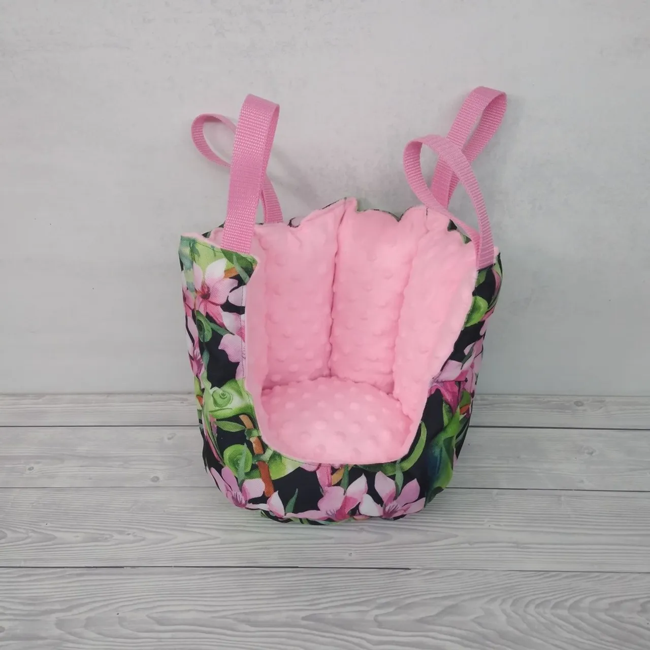 Wiszące legowisko, bardzo przytulne i miękkie. Z całą pewnością Twój mały przyjaciel będzie go uwielbiał 🥰.
Hanging bed, very cozy and soft. Surely your little friend will love him 🥰.
#domswinkimorskiej
#zabawkidlaswinekmorskich
#domjeza
#domszynszyli
#kroliczeschronienie
#fleececube
#hideyholehammock
#ferrettoys
#rattoys
#ferretnation