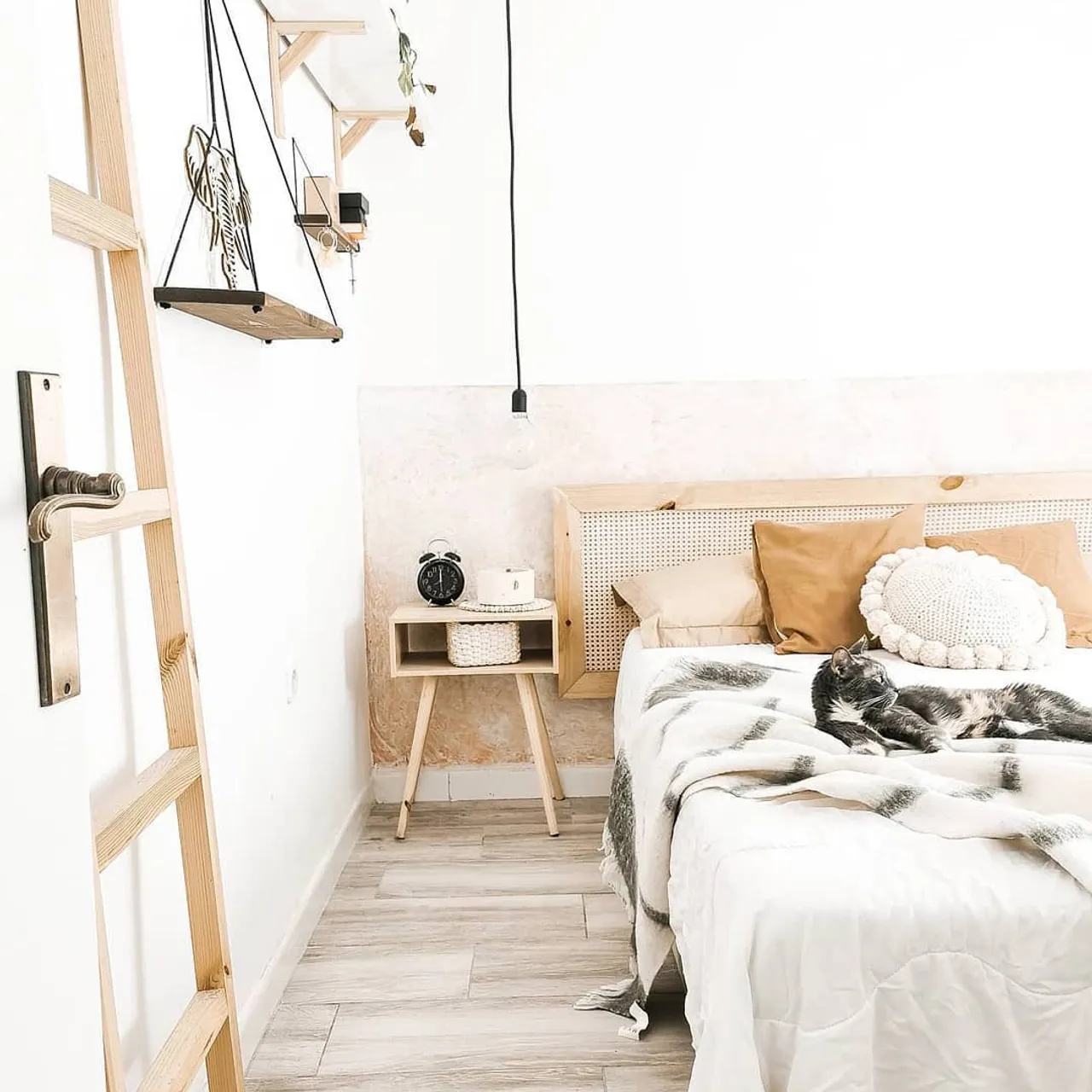 We all love beautiful bedrooms right?! Comfy and cozy, minimal and clean, retro or modern. we love them ALL!
Check out how lovely @laalegriademicasa bedroom looks like with our products on the left ☺
Check out in our bio>
.
.
.
#ethnicadesigns #myhomevibe
#nordicdesing #bedroomdecor
#nordicinspiration #instahome
#scandinaviandeco #interiorwhite
#interiordesignideas #interior_design
#mindset #bedroomstyle #homedecor
#myhomedecor #cornersofmyhome
#decolovers #rutinasmañaneras #cozyhome #scandinaviandesign #myhyggehome