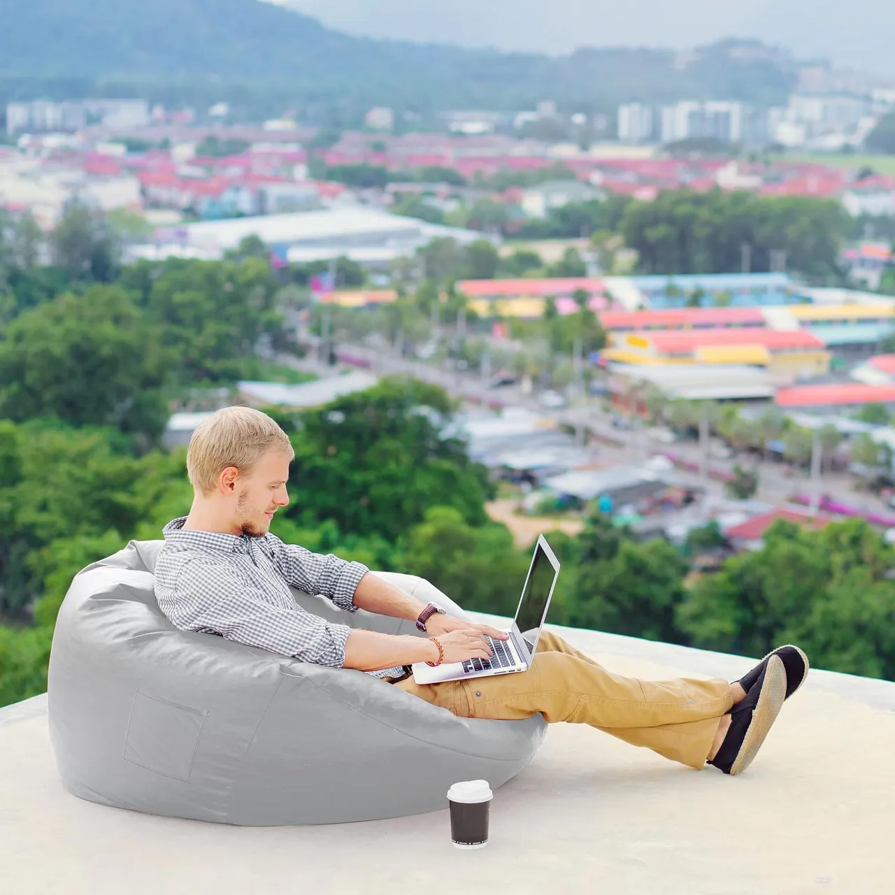 Lanzamos nuestros nuevos puff redondos de exterior e interior! Y como siempre en cada lanzamiento, haremos una campaña de descuentos del 50%, 75% e incluso hasta 90% para nuestros seguidores! 😎 #aiireco #puff #puf #puffsalon #puffgigante #beanbag #sitzsack