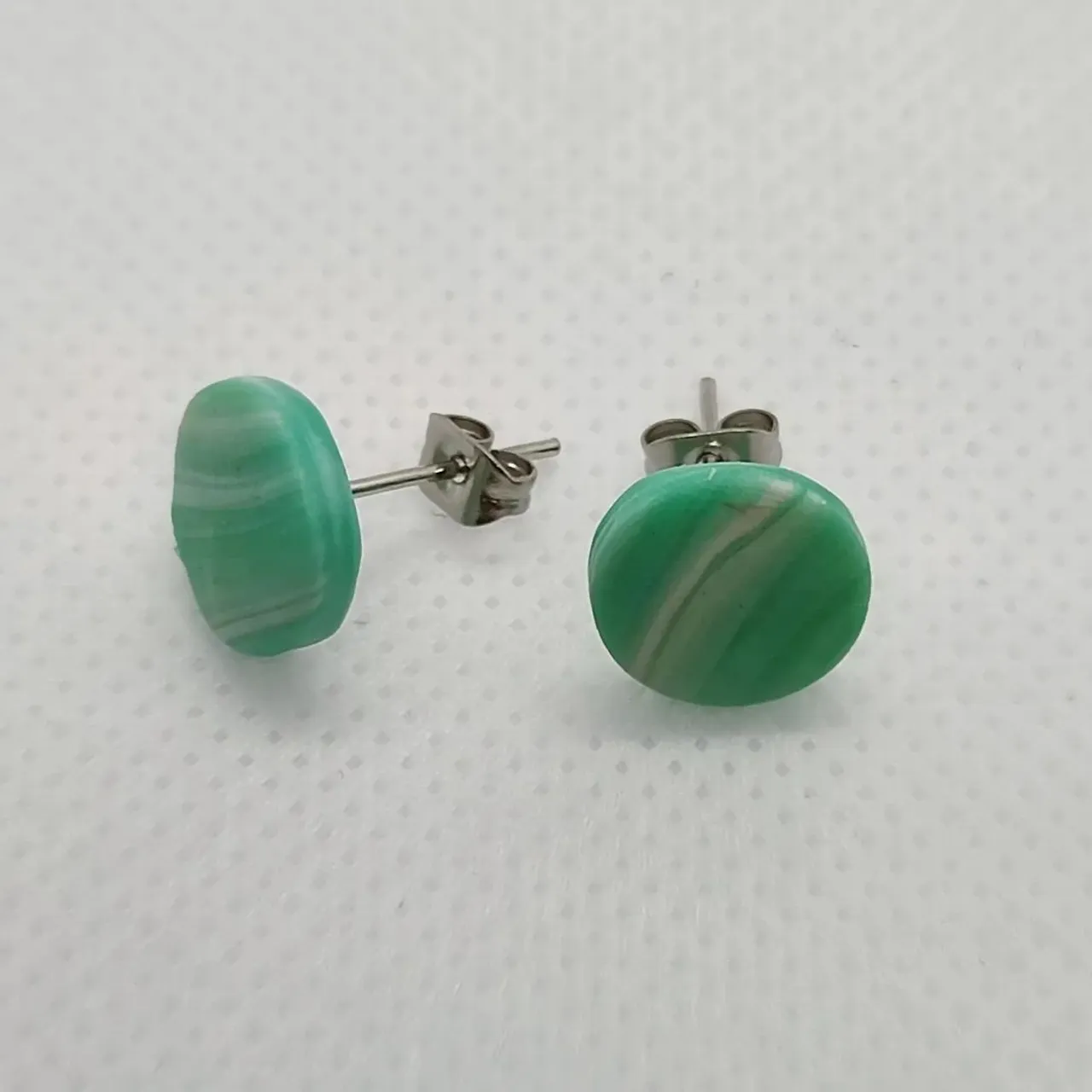 ¡Llega el finde y con él nuevas variedades y colores! ¡Puedes personalizar los diseños!🤗
..................
Do not hesitate!  Customize your designs! 🤗

#handmadejewelry #handmade #handmadeearrings #personalizables #pendientesartesanales #polimerclay #pendientes #handmadejewelry #handmade #handmadeearrings #colours #newcolours #customize