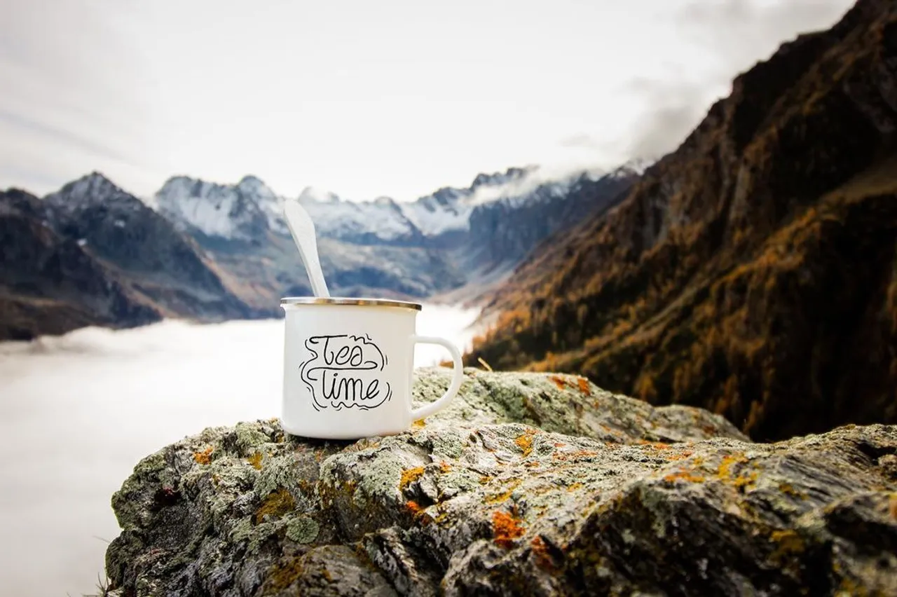 Wir hoffen ihr seid gut in die neue Woche gestartet 💪 Auch wenn Reisen aktuell kaum möglich sind, ist unser #Spoondrink #Teelöffel perfekt dafür geeignet! Hygienisch, praktisch, einfach 🔥 

Also: probier doch jetzt schon einmal, welche #Teesorte dir am besten schmeckt und entdecke gleichzeitig unsere #Löffelneuheit #Früchtetee 🥰

#Löffeltee #TeeimLöffel #TeeLiebe #TeeTrinken #TeeZeit #Tee #TeeKultur #Reisen #Berge #StartUp