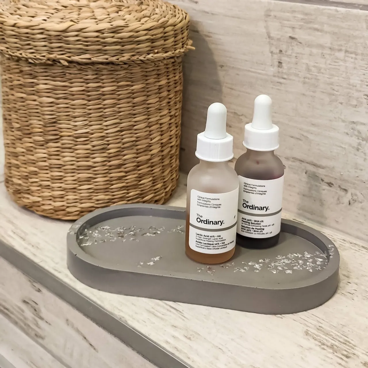 Just one more way to use this beauty. Looks great in any room, in any interior.
⠀
#etsy #smallbusiness #crafts #smallbusiness #trays #handmade #etsymaker #homeware #homeinspo #interiors #jesmonite #jesmonitehomeware #trinketdish  #jesmonitedesign #ecofriendlyhome #ecoresin #creativesofinstagram
#madebyhand #handmadewithlove #shopsmallspreadjoy #ecodecor
#sustainabledecor #homedecor #minimalchic #minimalhomedecor