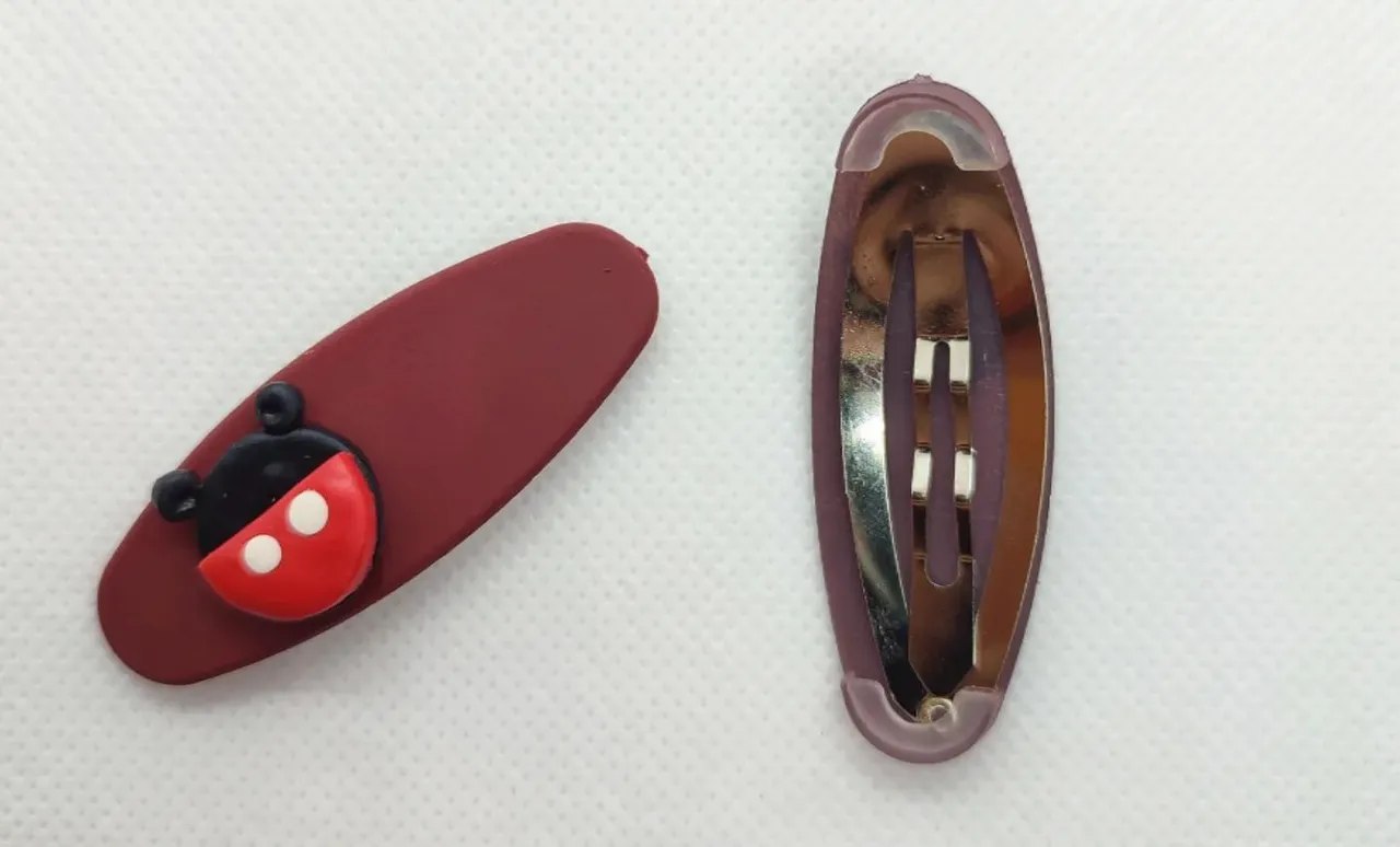 ¡Nuevos productos!!❤️🖤
.......
New products!!❤️🖤
#newproduct #gift #arcillapolimerica #artesania #artesanal #personalizables #horquillas #disney #handmadejewelry #handmade #hairpin #mickeymouse #mickey