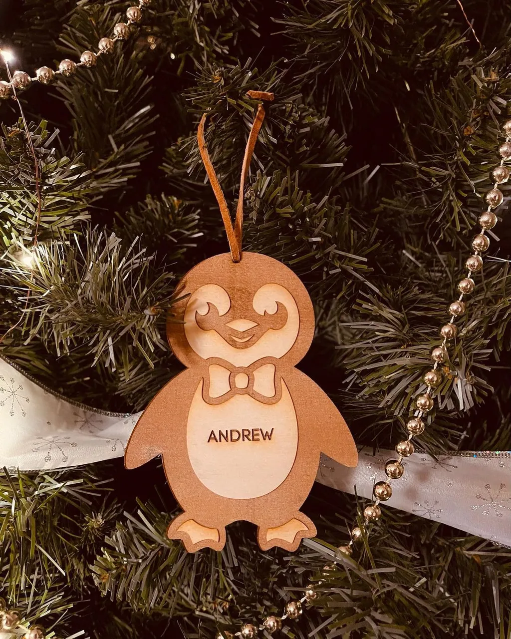New ornament designs at SUEDE KLOTH. Get your custom design here. Link in bio

#christmasdecor #christmastreedecorating #christmastree #madeinamerica #usa🇺🇸 #handcrafted