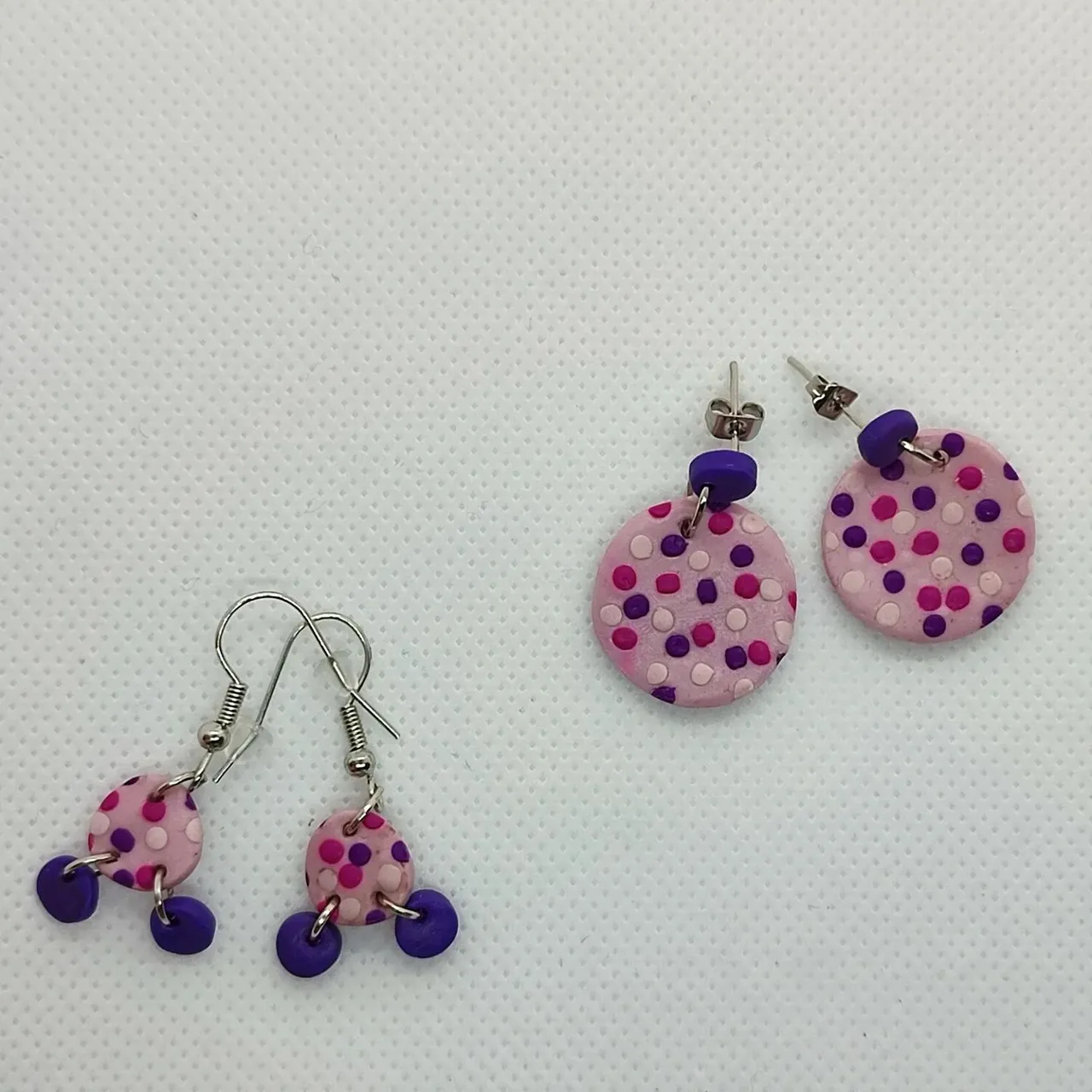 ¡Mismos colores, diferentes modelos!
¿Tenéis preferencia?💜
..............
Same colours and different models!
What do you prefer?

#handmadejewelry #handmade #handmadeearrings #earrings #personalizables #pendientesartesanales #polimerclay #pendientes #arcillapolimerica #artesania #artesanal #morado #purple #newmodels