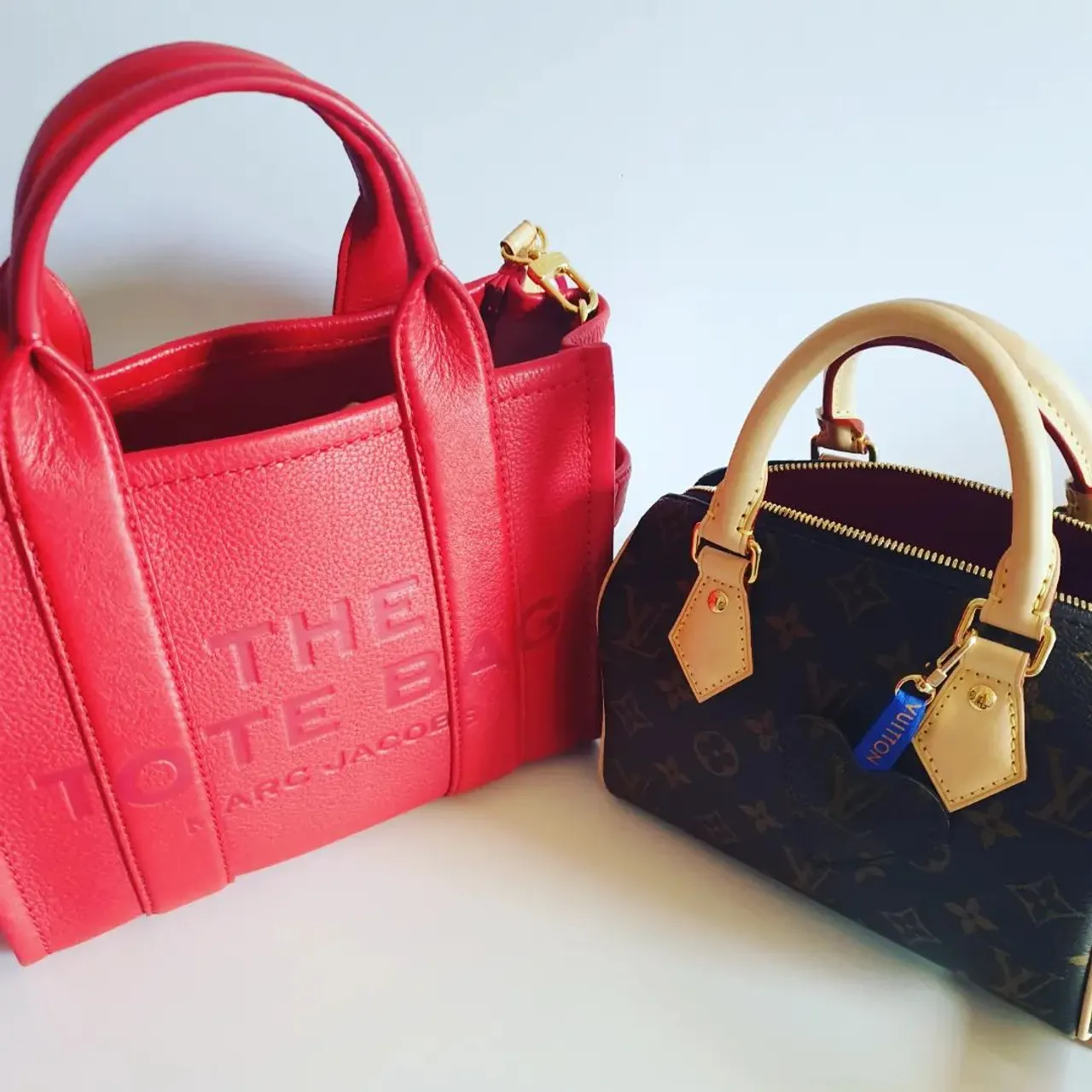 On YouTube now. How to make these bags work? They both have needed slight adjustments to straps... Please watch #youtube #newvideo #speedy20 #luxurybagheaven #louisvuitton #lvspeedy20 #marcjacobs #mjtote #marcjacobstote #marcjacobsbag #mjtote #thetotebag