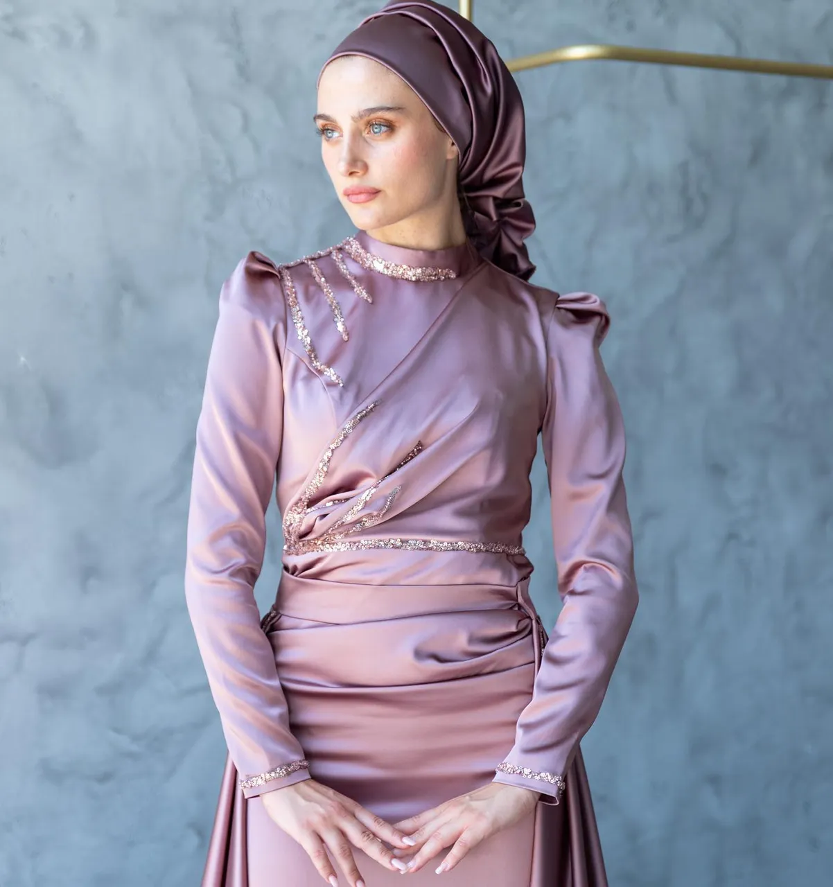 Asil Abiye💕
Asil tasarımımız ikili kullanımı ve harika şıklığıyla kalbinizi çalmak için tasarlandı ve biz dar kesim içelbisesi mi kuyruğuyla mı daha güzel seçemedik sizcee?
Detay güzellikleri ve renk seçenekleri kaydırmalıda💕
👉Koşulsuz İade veya Değişim
✈️Ücretsiz & Hızlı Kargo
☎️👉Whatsapp:+90 532 272 57 09
#tesetturabiye #tesettürabiyeelbise #tasarımabiye #weddingdress #muslimwear#tesettürelbiseler #muslimweddingdress #hijabwear #sözelbisesi #nişanelbisesi #davetelbise #eveningdress #eventdress #muslimwear #balıkelbise#modestclothing #modestdresses #eventdress #kuyrukluabiye#muslimdress#davetelbisesi#kesfetteyiz