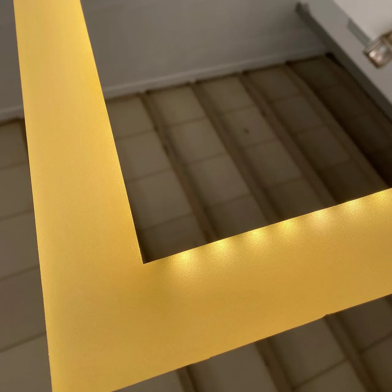 LED ışıklı aynalarımız ile banyonuza şık ve estetik bir görünüm kazandırabilirsiniz. #banyodekorasyonu #banyodolabı #banyodekorasyon