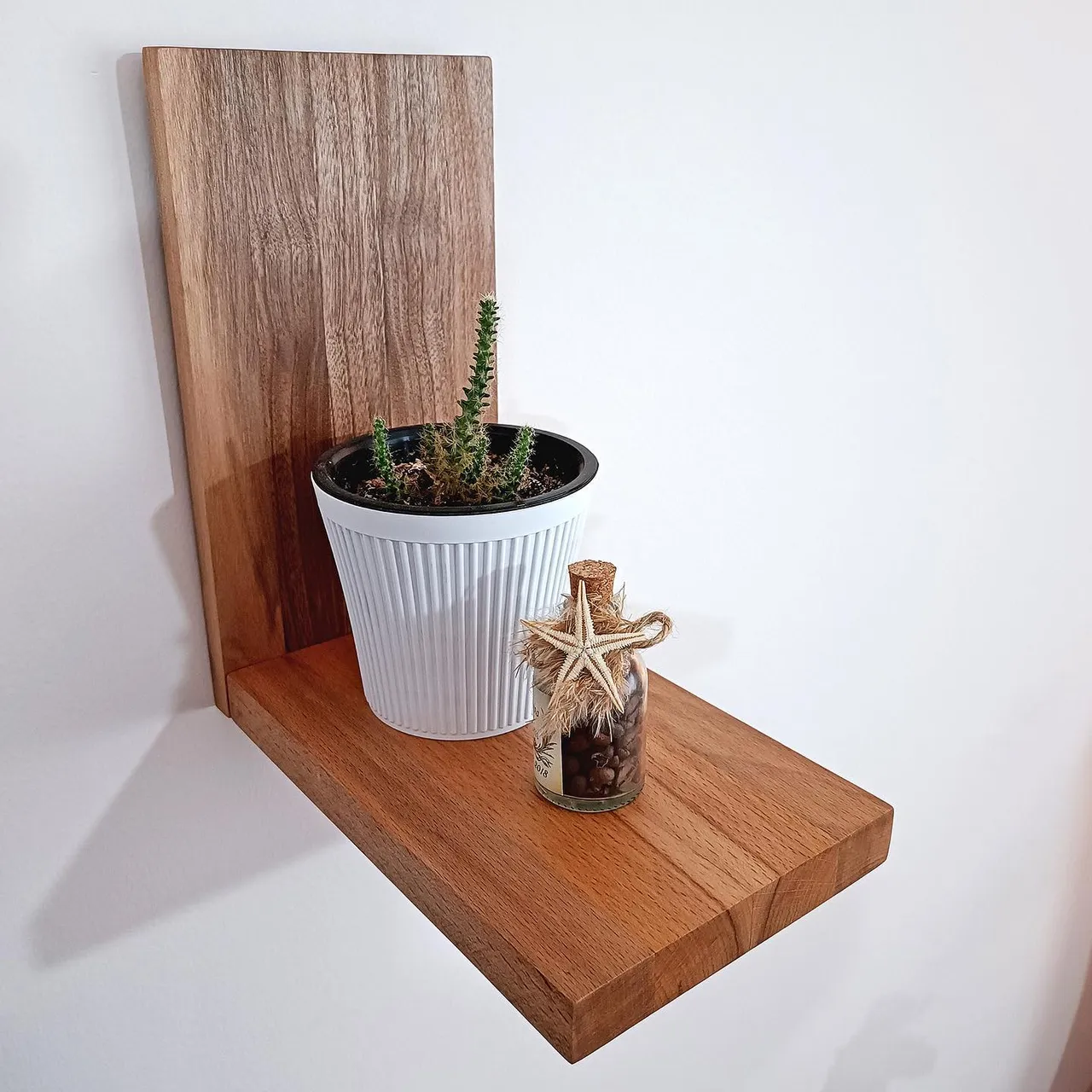 Wooden Shelf Plant Shelf Floating Shelving L Wall Hangings Shelf Plant Hanger Single Wood Shelves Oak Walnut Shelf Home Living Room Decor
ETSY 👉 oddunnwoodfurniture.etsy.com
#etsy #etsyseller #etsysellersofinstagram #etsyshop #etsyhandmade #etsystore #etsysellers #etsyshopowner #etsylove #kesfet #keşfet #woodworker #woodwork #woodworking #woodenshelf #woodenshelves #shelf #shelving #shelves #wood #oddunn #oddunncom @oddunncom