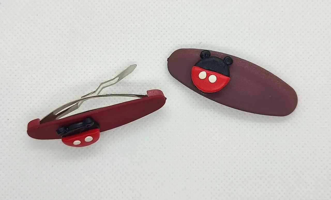 ¡Nuevos productos!!❤️🖤
.......
New products!!❤️🖤
#newproduct #gift #arcillapolimerica #artesania #artesanal #personalizables #horquillas #disney #handmadejewelry #handmade #hairpin #mickeymouse #mickey