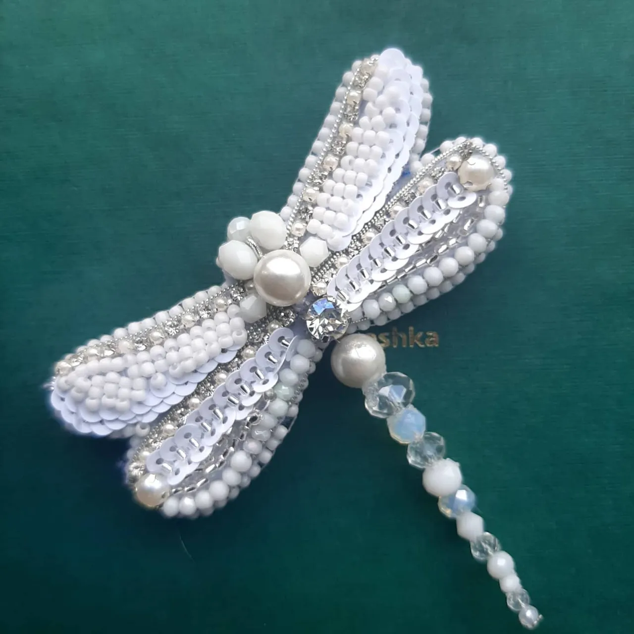 Белоснежная невеста стрекоза. Изготовлена из бисера, пайеток, бусин и кристалла. Изнанка серебристый кожзам и магнитная застёжка. Изумительная брошь в наличии. Подробнее 🔽 на сайте
🇺🇦🇺🇦🇺🇦Для заказа по Украине 
https://shafa.ua/member/olgashulgina20
Или https://shulginaolga2.crafta.ua/
🌏🌏🌏🌎🌎🌎🌍🌍🌍🌍🌍🌍Доставка в другие страны 
https://www.etsy.com/shop/DigiUniquePrintBox?ref=seller-platform-mcnav
#брошьсбисера #брошьукраина #купитьброшь #брошьвподарок #брошьспайеток #брошьсвоимируками #вышитаяброшь #брошьхендмейд #handmadebrooch #beadedbrooch #buybrooch