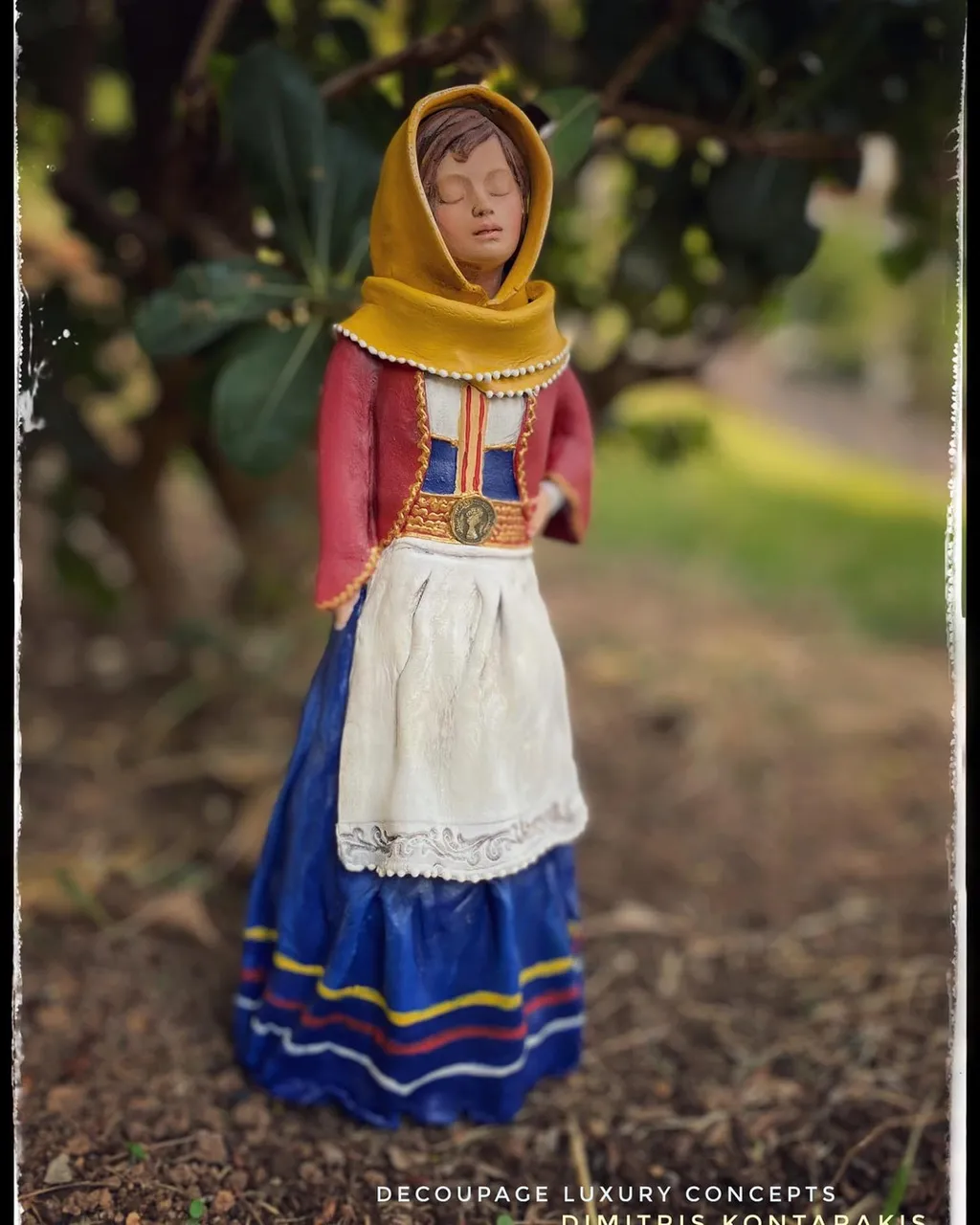 Σας παρουσιάζουμε την "Αγλαΐα" μια νοικοκυρά του χωριού με την παραδοσιακή της ενδυμασία. Δημιουργία του Δημήτρης Κονταράκης @dimitris_kontarakis  σε συνεργασία με την Areti Tori . Φτιαγμένη από έτοιμο γύψινο κεφάλι, αυτοξηρούμενο πηλό και ακρυλικά χρώματα. Δείτε τα γύψινα αγαλματάκια εδώ: ➡ https://www.xeirokamoto.gr/products/paverpol-ylika-gia-sklirynsi-yfasmatos/gypsina-agalmatidia #clayart #clay #crafts #craftsupplies