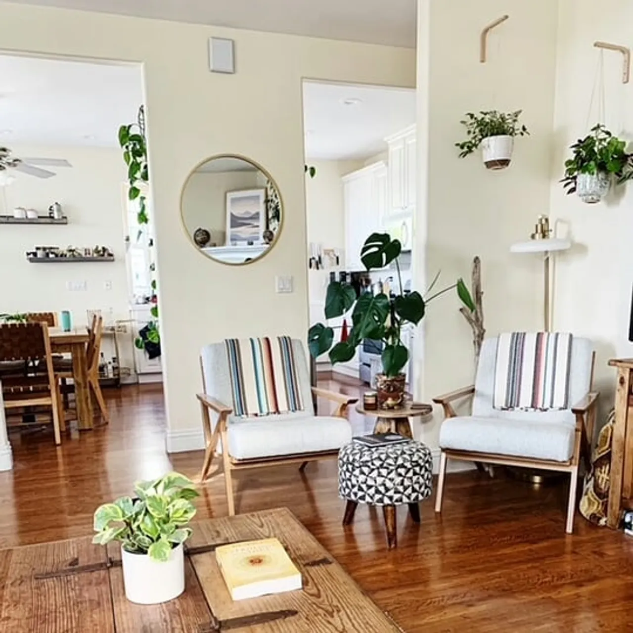 Happy Sunday everyone! Our studio is having some changes during this days. We are happy to share that we are looking for bigger studio full of light, energy and place for having our workshop. This is so exciting☺
What else makes us excited? to see our products decorates homes all around the world! Look how pretty our PLANT HANGERS looks in @jeremysizemore1 beautiful bohemian house🌿🍀🌱
.
.
.
.
.
.
.
.
#bohemianhomedecor #ethnicadesigns #interiordesigner #interiorliving
#homeandliving #boholuxe #bohemianstyle #interior_delux #homeandgarden #interiorwarrior #urbanjungle #plantsarefriends #apartmentdecor #instaplant #plants #bohostyle #homedecor #homedesign
#homedesign #myinterior #nordichome