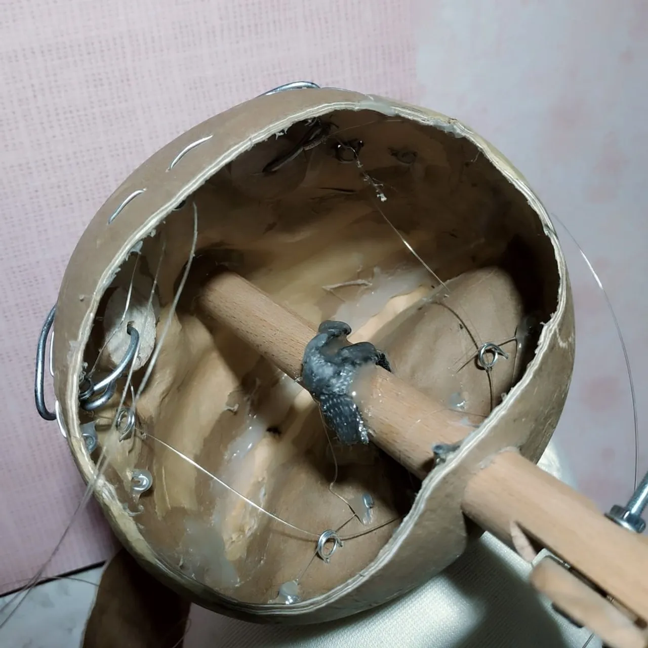 Немного фото еще одной механики🔨📐🔧. На этот раз механика🔧 бровей😳😒😣. Все довольно просто. Но главное - работает. И повторить может каждый🤣🤣🤣#кукольныйтеатр #кукольнаямастерская #рабочиемоменты #механика#кукласмеханикой #всякиештучки #впроцессеработы #большебровей #ещебольшебровей #puppet #workshop #workinprogress #секретымастерства