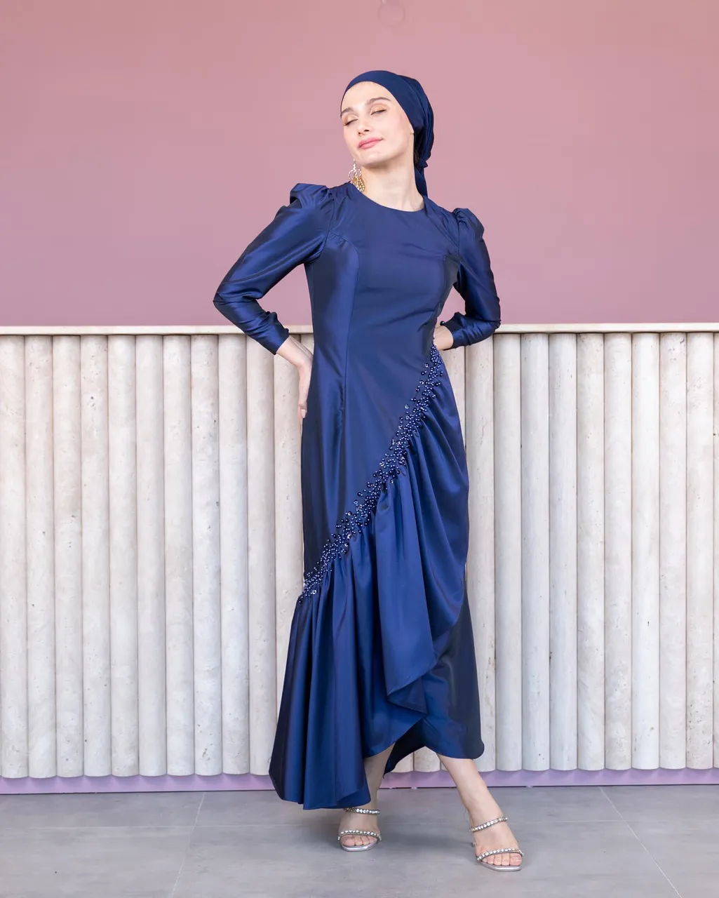 Tafta Abiye - Özel Tasarım 😍
Farklı kalıbıyla muhteşem tasarım ahunarede❤️
36-44 Beden Aralığı 💃
4 renk seçeneği (Sağa Kaydırın) 🌈
Türkiye ve Tüm Dünyaya Hızlı Kargo 🛩
Kredi Kartına Taksit İmkanı
jü
Tafta Hijab Evening Dress😍
36-44 EU Sizes Available
4 Color Option 🌈
Wordwide Express Delivery 🚚
#tesettürabiyemodelleri #hijabfashion #weddingdress