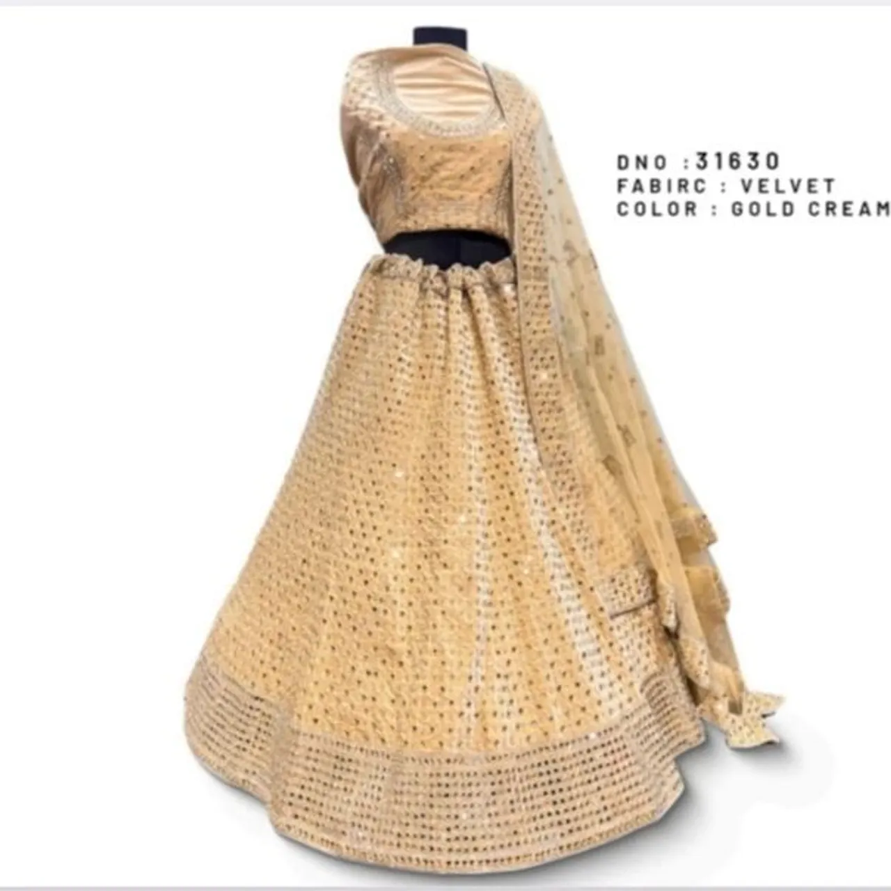 #LEHENGA #lehenga #lehengacholi #lehengacollection #lehengadesign #lehengalove #weddinglehenga #receptionlehenga #engagementlehenga #girlishlehenga #bridesmaidlehenga #creamvelvetlehenga #creamvelvetlehengacholi #mirrorworklehenga