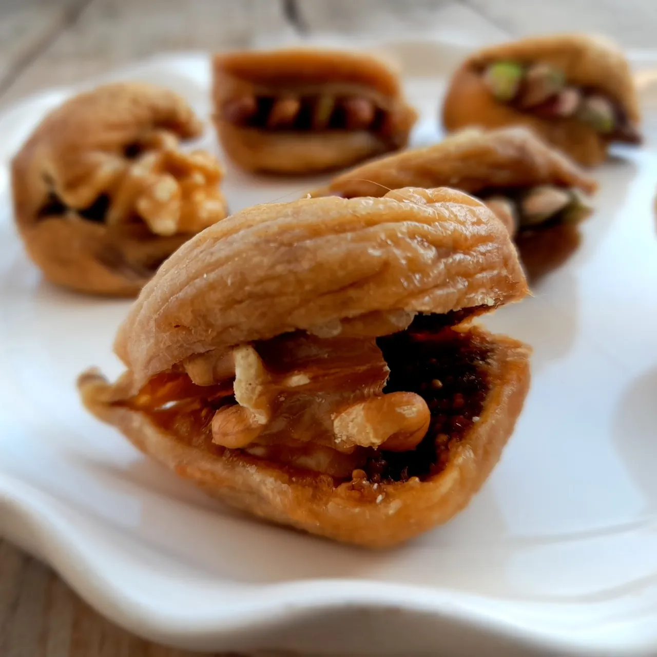Organic Sun Dried Stuffed Figs | Premium Turkish Stuffed Dried Figs, Pistachio Stuffed Dry Figs, Walnut Stuffed Dry Figs, Figs With Nuts
#etsy #etsyshop #etsyseller #etsysellersofinstagram #homemade #turkishfood #figs #driedfigs #driedfigsandnuts #stuffedfigs