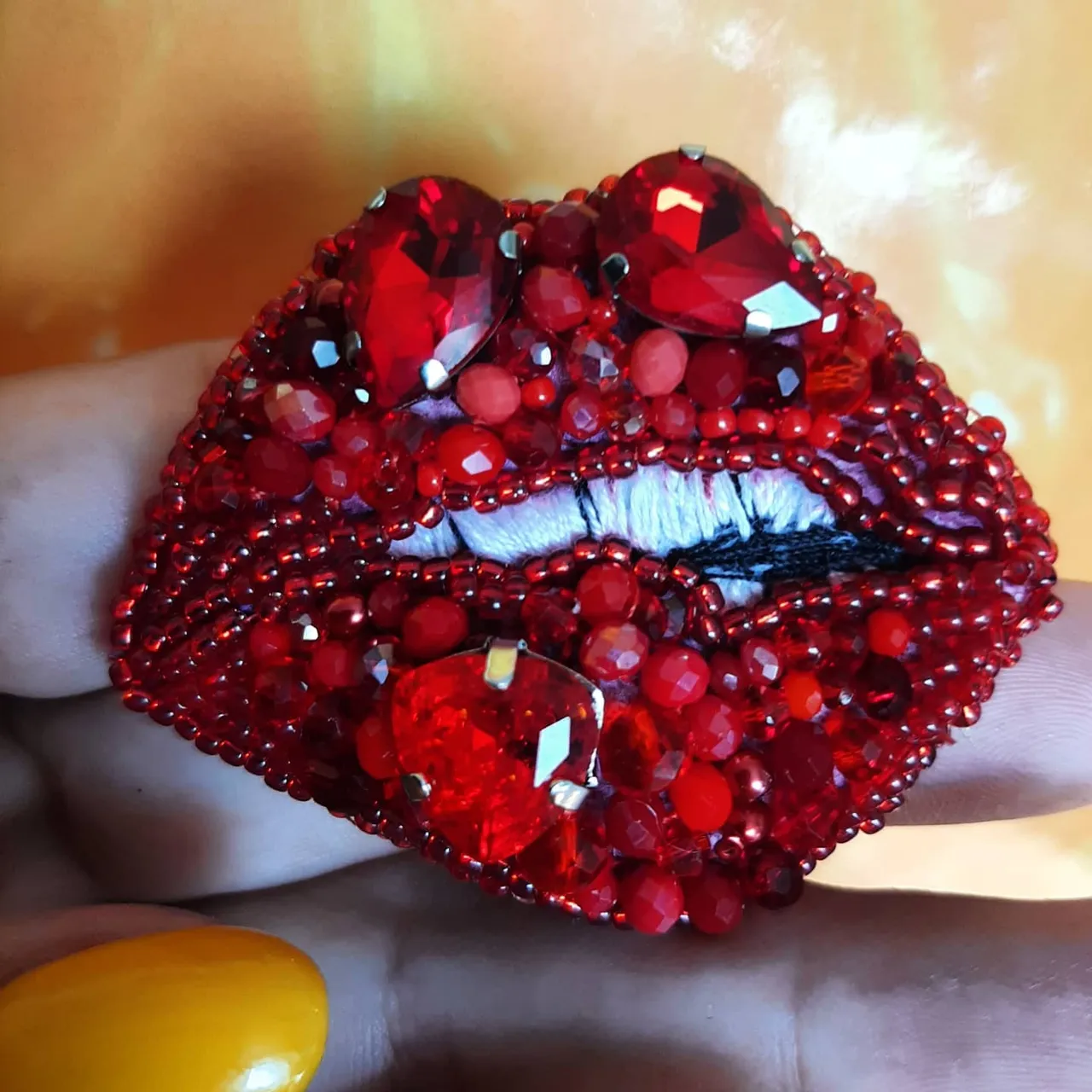 Новенькая, еще горяченькая брошь готова. Разнообразные оттенки красного смотрятся шикарно на любом фоне. Хороший подарок себе и близким. Доступна к приобретению, доставка бесплатная.
#купитьброшьизбисера #купитьброшьукраина #купитьброшь #купитьброшьвподарок #купитьброшьспайеток #куппитьброшьсвоимируками #купитьвышитуюброшь #купитьброшьхендмейд #buyhandmadebrooch #buybeadedbrooch #buybrooch 
#брошьвышивка #брошьбисер
🇺🇦🇺🇦🇺🇦Для заказа по Украине 
https://shafa.ua/member/olgashulgina20
И https://shulginaolga2.crafta.ua/
🌏🌏🌏🌎🌎🌎🌍🌍🌍🌍🌍🌍Доставка в другие страны 
https://www.etsy.com/shop/DigiUniquePrintBox?ref=seller-platform-mcnav