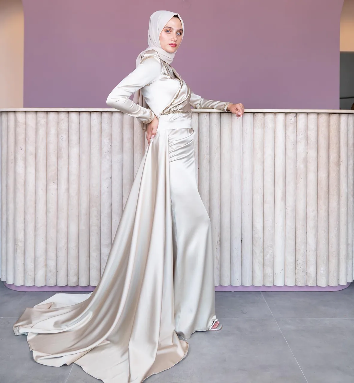 Asil Abiye💕
Asil tasarımımız ikili kullanımı ve harika şıklığıyla özel günlerinizin başrolünü çalmaya aday
Detay güzellikleri ve renk seçenekleri kaydırmalıda💕
👉Koşulsuz İade veya Değişim
✈️Ücretsiz & Hızlı Kargo
☎️👉Whatsapp:+90 532 272 57 09
#tesetturabiye #tesettürabiyeelbise #tasarımabiye #weddingdress #muslimwear#tesettürelbiseler #muslimweddingdress #hijabwear #sözelbisesi #nişanelbisesi #davetelbise #eveningdress #eventdress #muslimwear #balıkelbise #kuyrukluabiye#muslimdress#davetelbisesi#kesfetteyiz