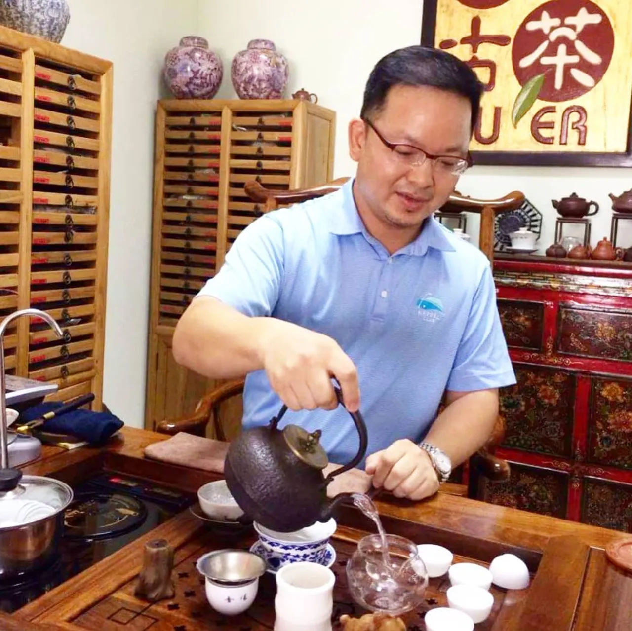 Established in 2005, Old Village Pu Er Tea (OVP) is the brainchild of Christopher Chau who is a tea lover and enthusiast. 
#PuEr #PuErh #Tea #TeaTime #Singapore #Sgdrinks #Teaware