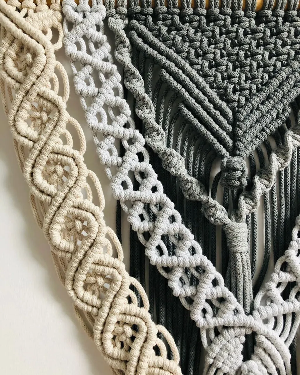 My second macrame! 🤗
#macrame #macramemakers #makramapolska #makramarękodzieło #makrama #handmade #ombrecolor #ombre #bohostyle #boho #interiordecor