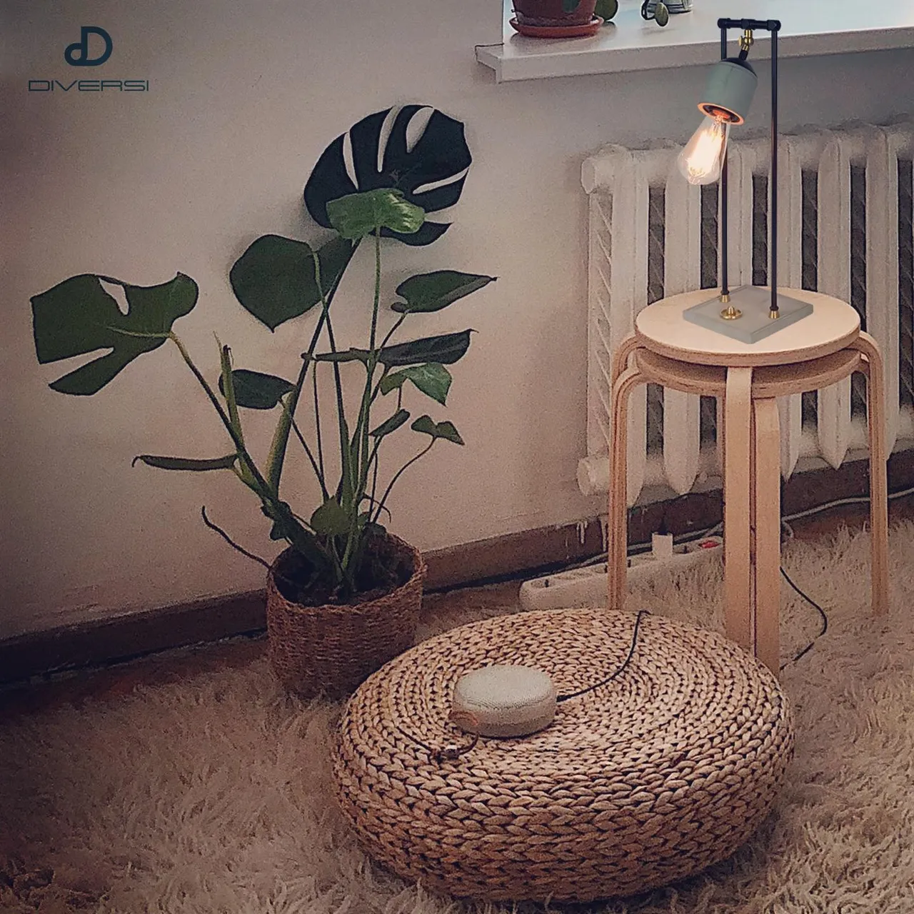 Evinizde, işyerinizde farklı bir stil mi arıyorsunuz? Metal ve betondan gelen sadelik; Kare Beton Masa Lambası… Yükseklik: 45 cm - Genişlik: 11 cm, Taban: 15x15 cm, 220V ✨ Are you looking for a different style in your home or office? Simplicity from metal and concrete; Square Concrete Table Lamp… Height: 45 cm (17,7 inch) – Width: 11 cm (4,3 inch), Base: 15x15 cm (5,9x5,9 inch), 220V ✨
Photo credit ➡️ @daria.shevtsova 
#tablelamp #desklamp #etsy #lightingdesign #masalambası