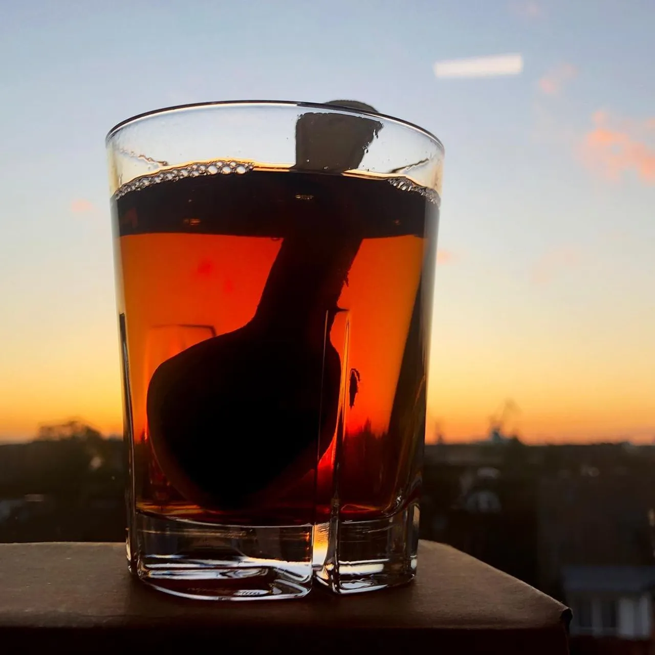 Was eine #TeaView, oder was meint ihr?! 🥰

Für so manch einen geht die #TeeSaison jetzt erst so richtig los … manch anderer hat gar keine Saison, sondern trinkt das ganze Jahr über seinen #LieblingsTee 💪

Welcher Typ seid ihr: Typ Saison oder Typ Ganzjahr? 

#Spoondrink #TeeZeit #Löffeltee #TeeImLöffel #TeeLöffel #TeeLiebe #TeeLiebhaber #TeeTrinken #TeeKultur #TeaTime