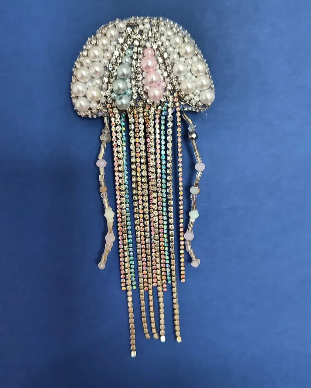 #handmadebrooch #beadedbrooch #broochpin #broochmagnet #брошканазаказ #брошкаукраїна #прикрасидляпані #моднийаксесуар #брошкаручнойработы #брошкаизбисера