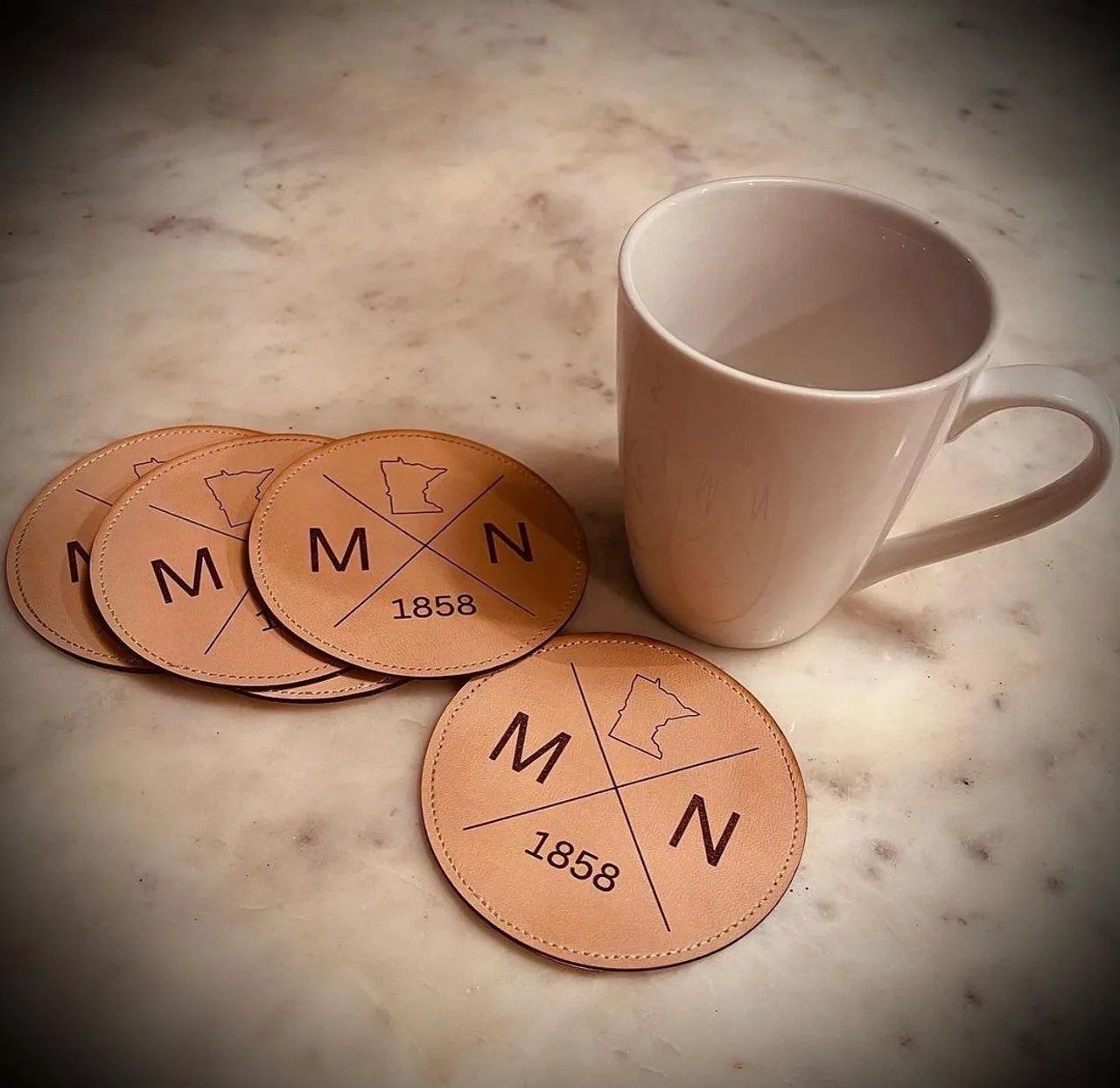 New customizable items only @suedeklothusa! American leather coasters customized with your specific design. Don’t use the same coasters that everyone else has! Get coasters that are uniquely you!
#coasters #homedecor #home #cups #mugs #madeinamerica #usa #america #dinner #dinnerideas #dinnerparty
