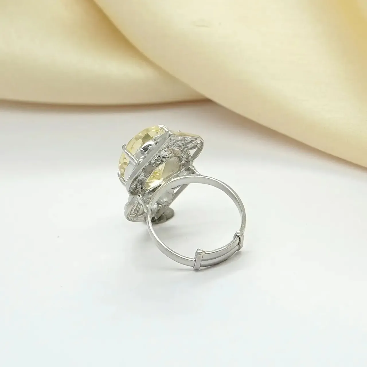 Handmade silver ring with natural diamond polki and natural gemstone citrine
Visit 
Sksoni.etsy.com