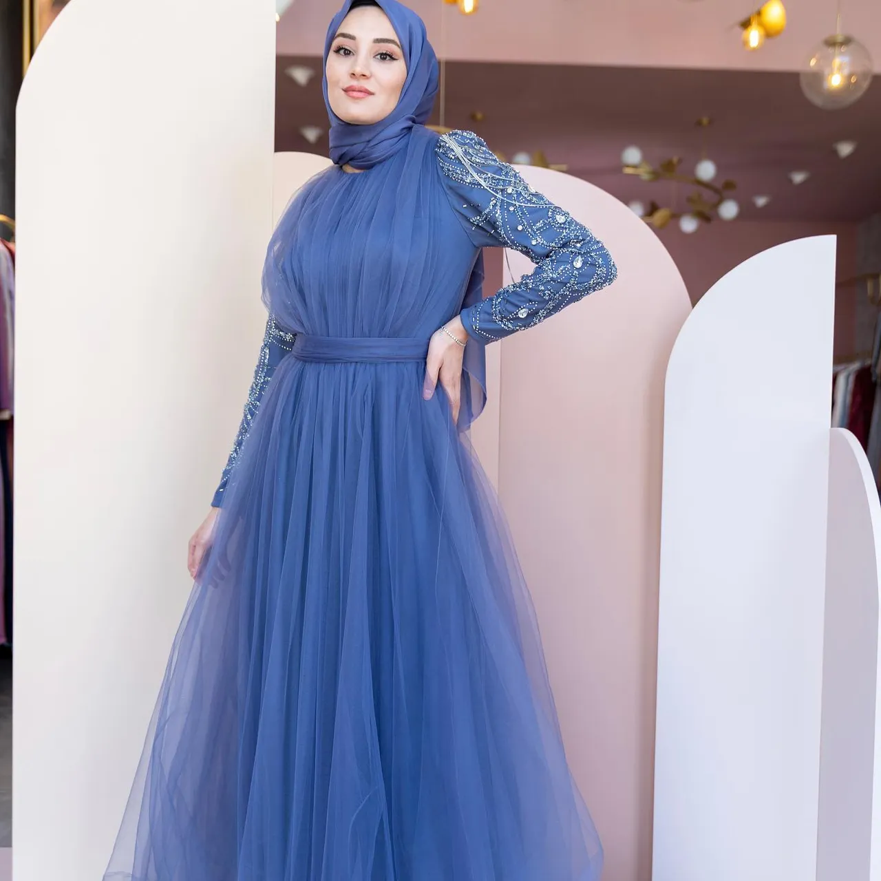 Prenses Abiye😍
Tül üzerine özel taş ve aksesur işlemeleriyle rüya gibi bir tasarım ahunare online ve mağazada❤️
Sizce hangi renkler daha eklenmeli?
36-42 Beden Aralığı 💃
Harika detay güzellikleri kaydırmalıda
Türkiye ve Tüm Dünyaya Hızlı Kargo 🛩
Hijab Wedding Dress😍
36-42 EU Sizes Available
Wordwide Express Delivery 🚚
#muslimweddingdress#weddingdress #weddinggown #gown