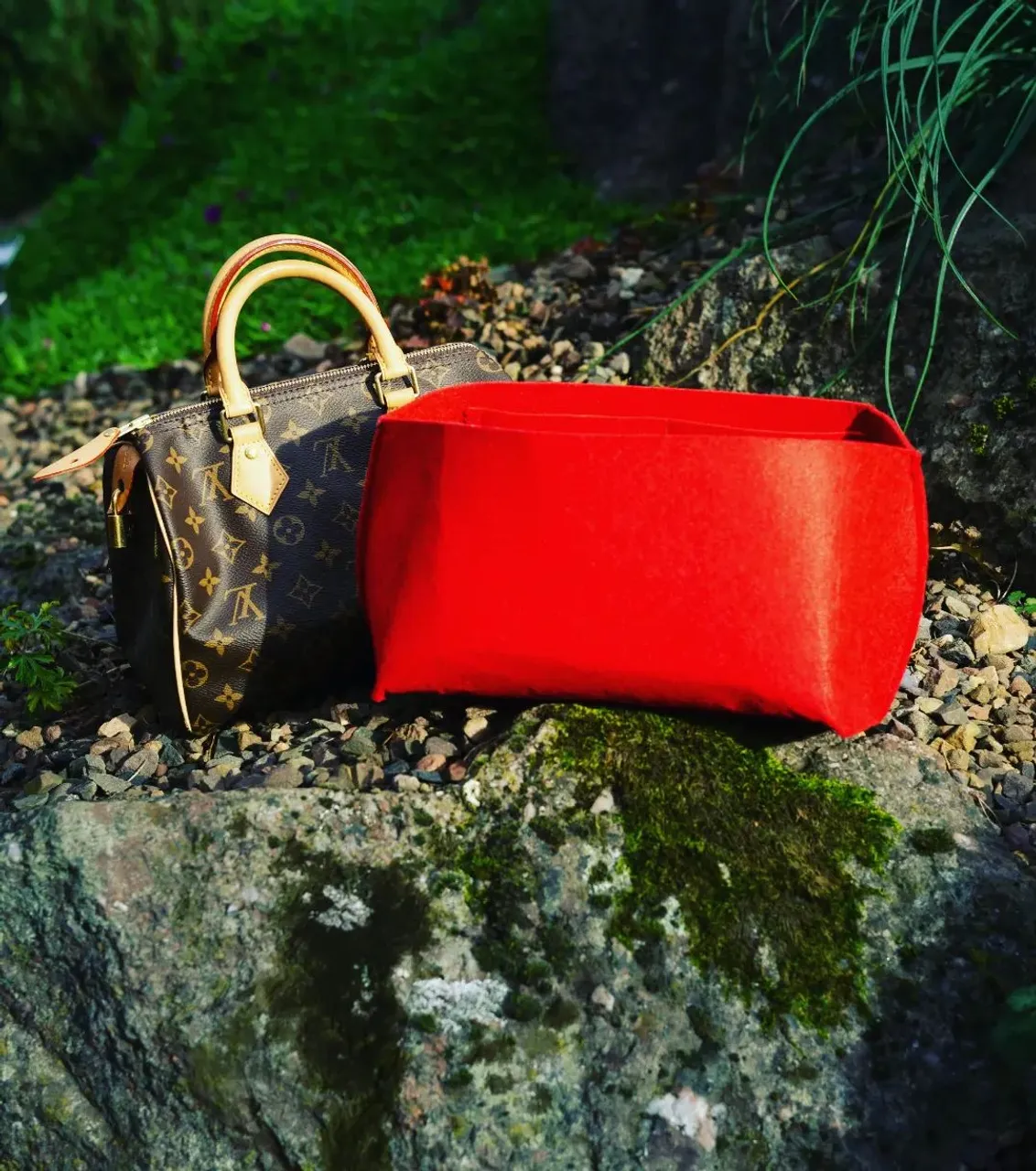 Never lose your speedy keys again! 
I have come up with a small accessory to help you.
You'll receive a golden clip and ring to keep your keys on, then clips onto the speedy bag 🤓
-Simple but cute
-Easy to take off and open your lock, then clip back on. You'll never lose them again. 

With charm lock or no charm (clip and ring)

And as always your speedy would like a good supportive liner. Trust me.
Keep it clean and standing proud.
I haven't met a speedy that didn't approve of my strong felt 😊
Speedy 20 liner is £26
Speedy 25 liner is £28
Speedy 30 liner is £30
Speedy 35 liner is £33
Red, brown and more colours available and made to order. 
If you buy 2 liners you get a free above keys accessory!!!

Pm for your beautiful bag and support a small British business
#luxurybagheaven #british #edinburghblooms #speedy30 #speedy20 #speedy25 #lvspeedy25 #speedy30 #lvspeedybandouliere #luxurybags #louisvuitton #bagorganiser #bagorganizer #baginsert