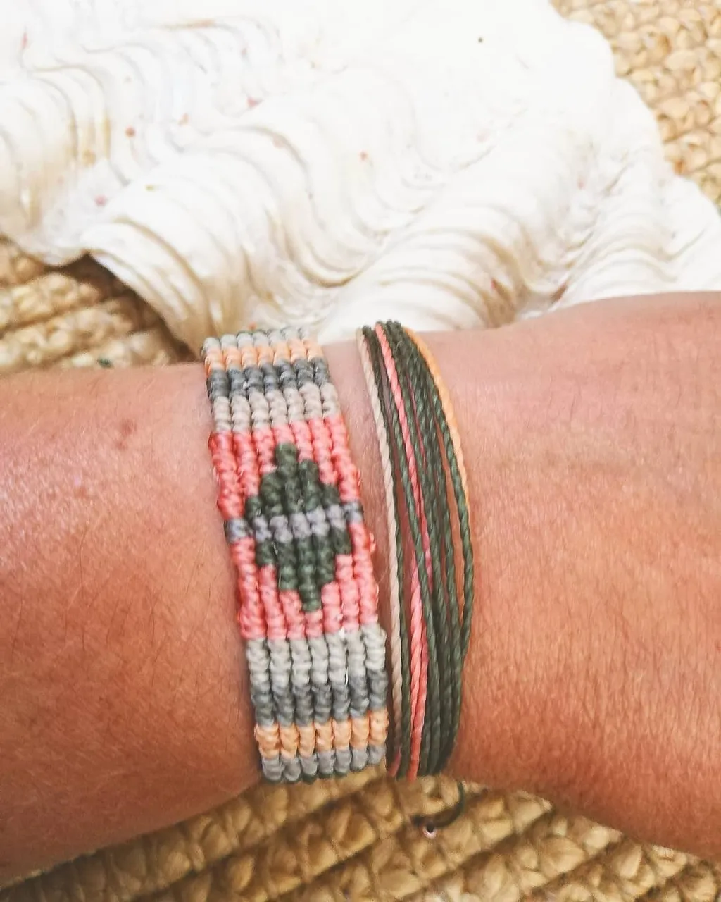 #bracelets#armbänder#hippiestyle#bohobracelets#etsylove#handmadewith❤️#bohemianjewelry#ethnojewelry #macramejewelry#etsyshop