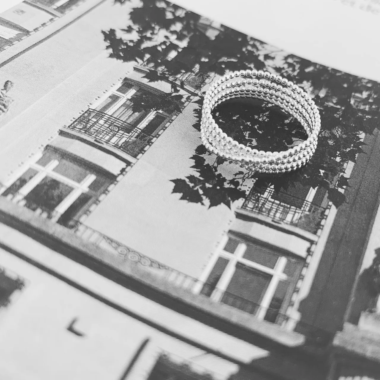 Princesse layerd perlée 
Bague 
Argent massif 
I
o
h
c
o
Ë
s
n
i
m
#ring #silver #jewelry #bijoux #argent #bague