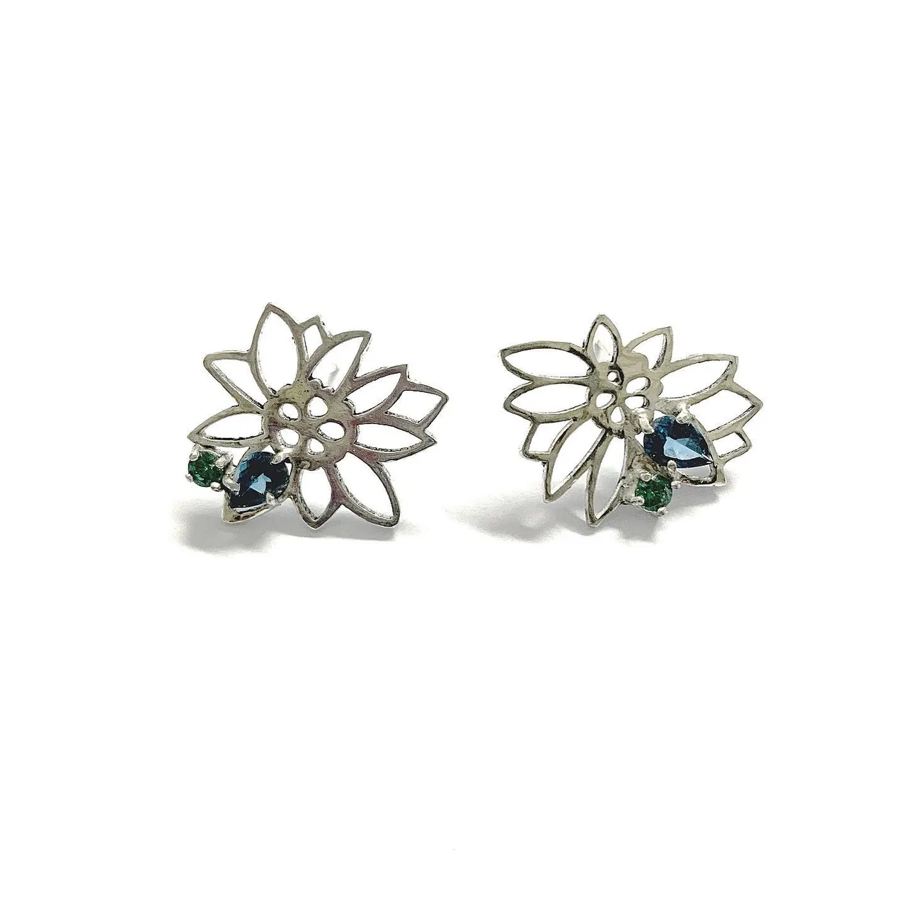 Aile fleurie
Boucles d’oreilles
Silver 925
London blue topaze
Green swarovski crystal
#꽃의파편은원래날개였다
토파즈의 의미 : 성실, 용기를가지고 미래에 임하다
I
o
h
c
o
Ë
s
n
i
m
#ailefleurie #londonblue #green #swarovskicrystals #topaze #iohcoesnim #11월탄생석 #토파즈 #탄생석 #11월
