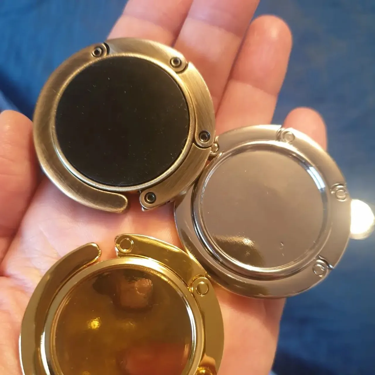 The speedy that keeps on giving...
Thank you for your kindness 
Luxurybagheaven.com with your help and generosity has raised £150 and this amount has been transferred to Women's aid account.

I'd like to help more so please don't hesitate to get in touch if you'd like to get a bag hook/butler from these patches. 
I hope to raise a bit more before Christmas 🎄 
T h a n k  y o u
#thankyou #speedy30 #lvmulticolor #lvmurakami #luxurybagheaven #baghook #bagbutler #madeinuk #madetoorder #madeinscotland #speedy30multicolor #lvspeedy #canvas #upcycled #repurpose