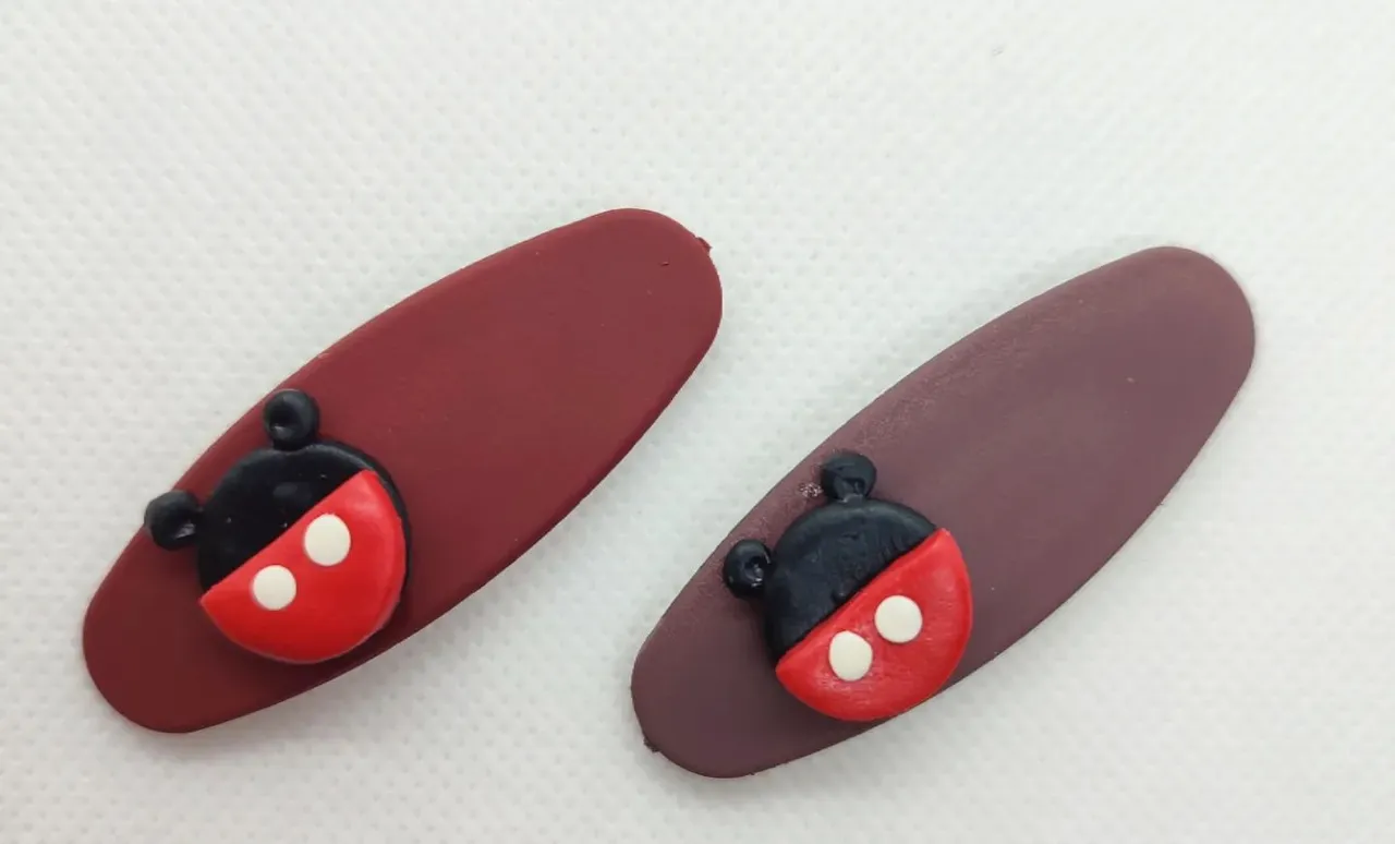¡Nuevos productos!!❤️🖤
.......
New products!!❤️🖤
#newproduct #gift #arcillapolimerica #artesania #artesanal #personalizables #horquillas #disney #handmadejewelry #handmade #hairpin #mickeymouse #mickey