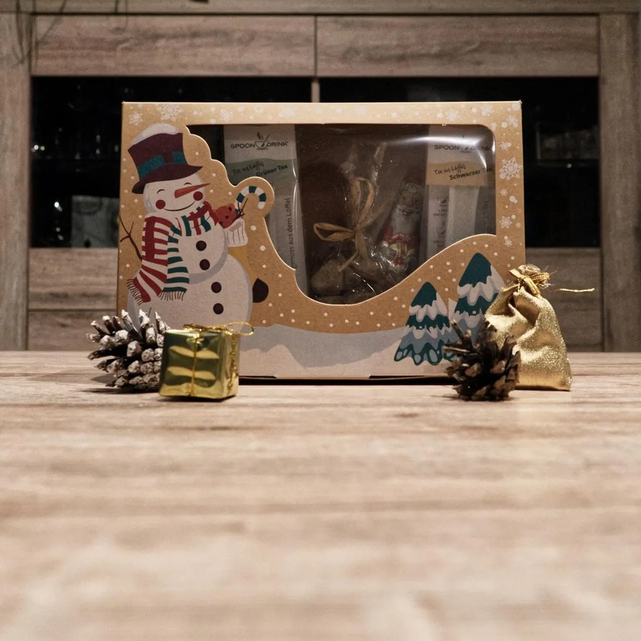 Schon entdeckt?
Perfekt geeignet als #Weihnachtsgeschenk - unsere Spoondrink #Weihnachtsbox 🎅🏻
Ab sofort online erhältlich (Link in Bio) 🥰
#Spoondrink #Löffeltee #TeeZeit #WeihnachtsTee #TeeLiebe #TeeLiebhaber #TeeTrinken #Weihnachten #Weihnachtsgeschenke