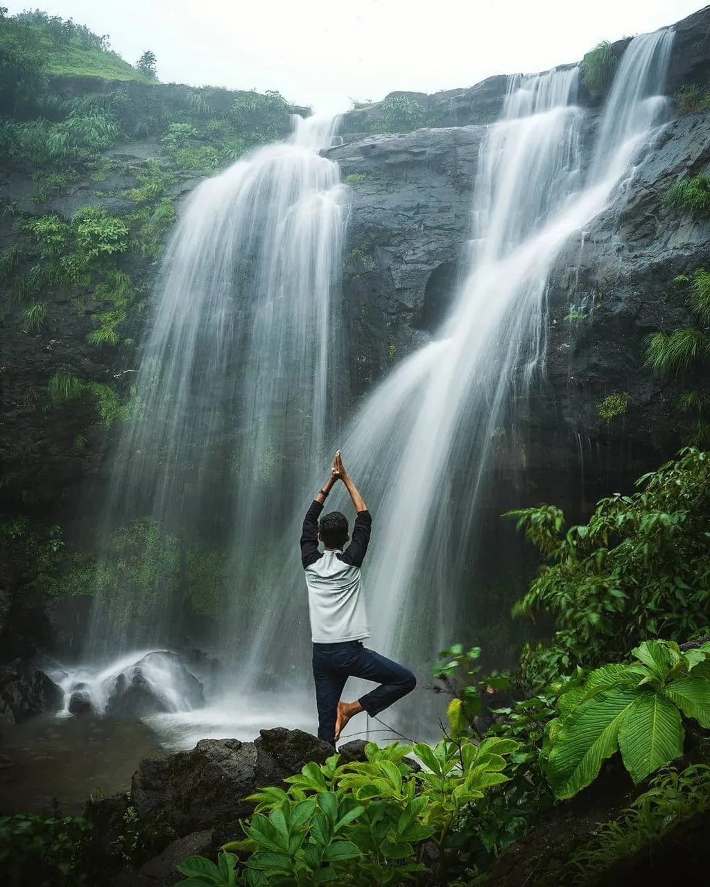 Har Har Mahadev 🙏

#reelitfeelit #sahyadri #reelsinstagram #reelsvideo #monsoon #roadtrip #maharashtratourism
#girnar #navnath #nature #photography #sky #mountain #travelphotography #hills #india #clouds #love #photooftheday #sunset #green #tree #adventure #tracking #jorney #moment #instamoment #loveit
#travelling #nature #tracking